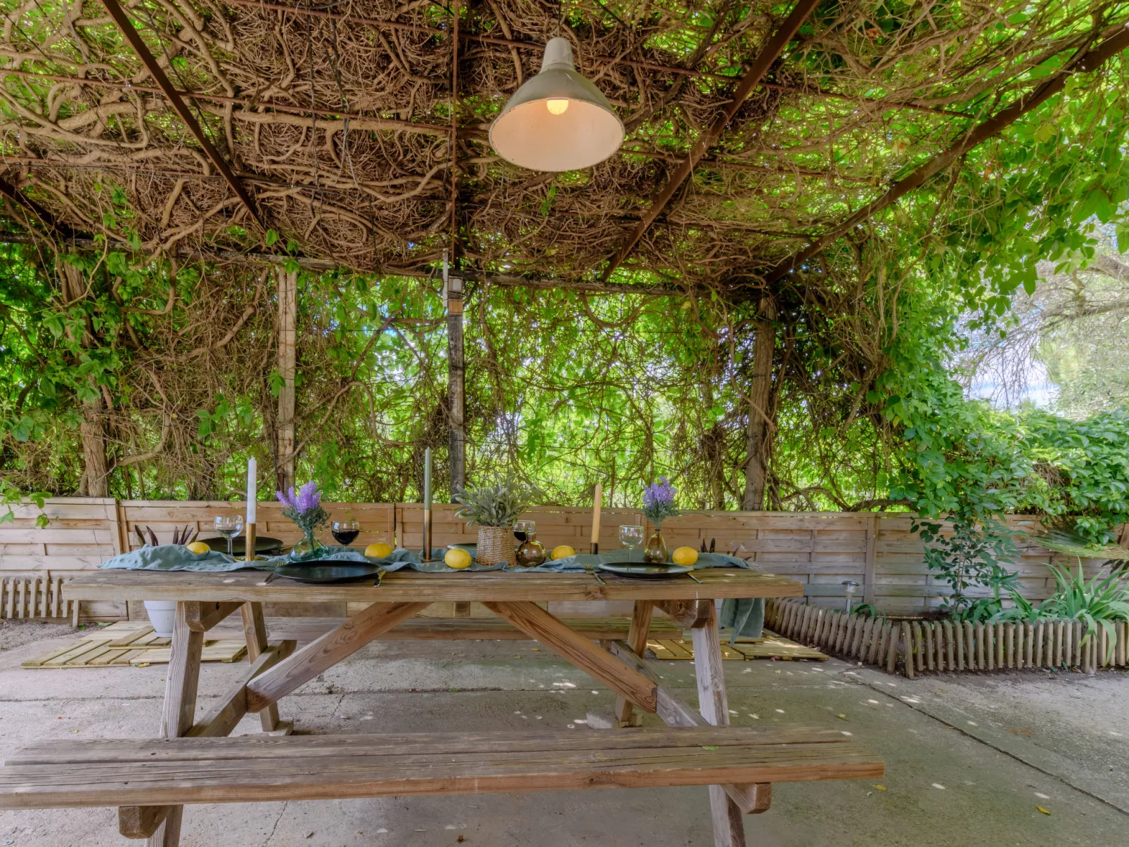 La Cabanes-Outside