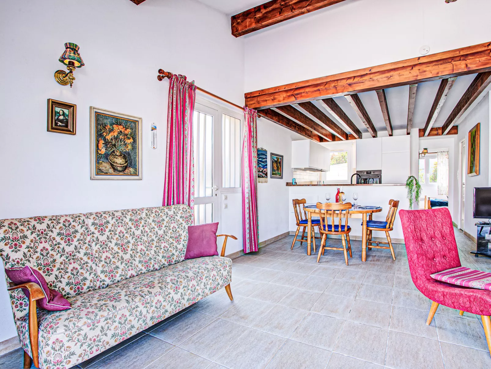 Villa 12 Cassin-Inside