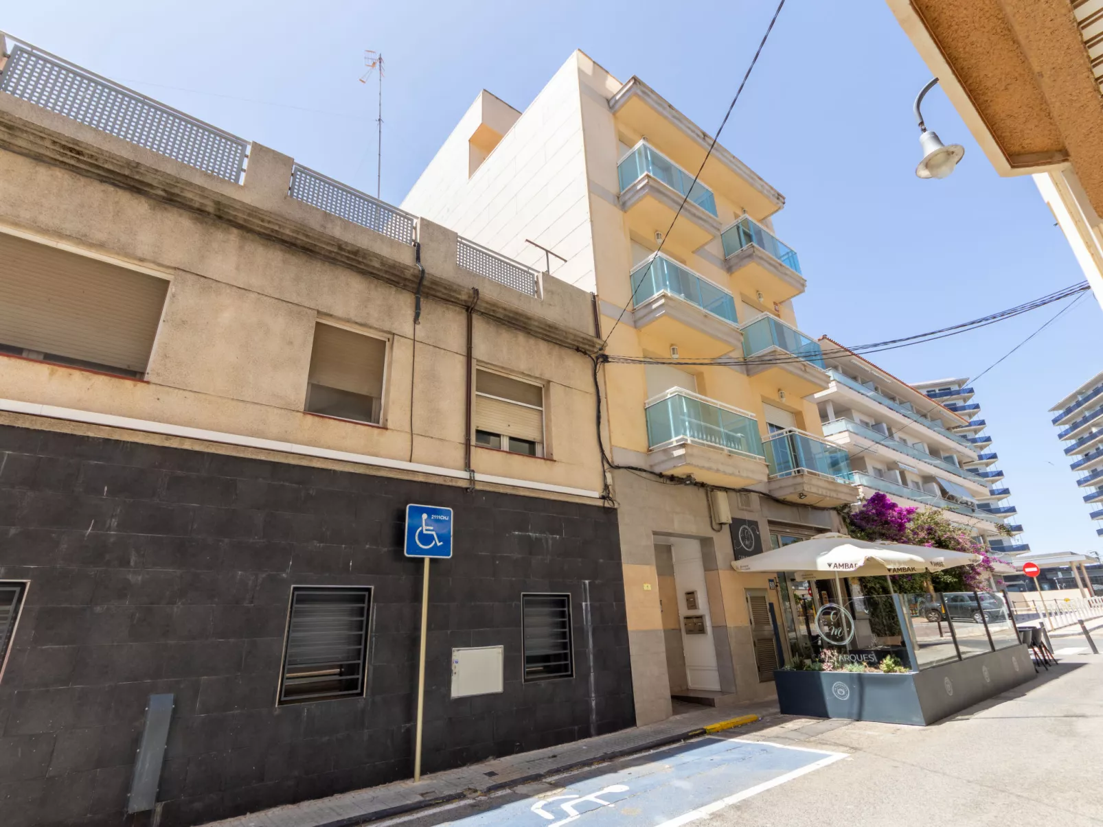 Masnou-Outside