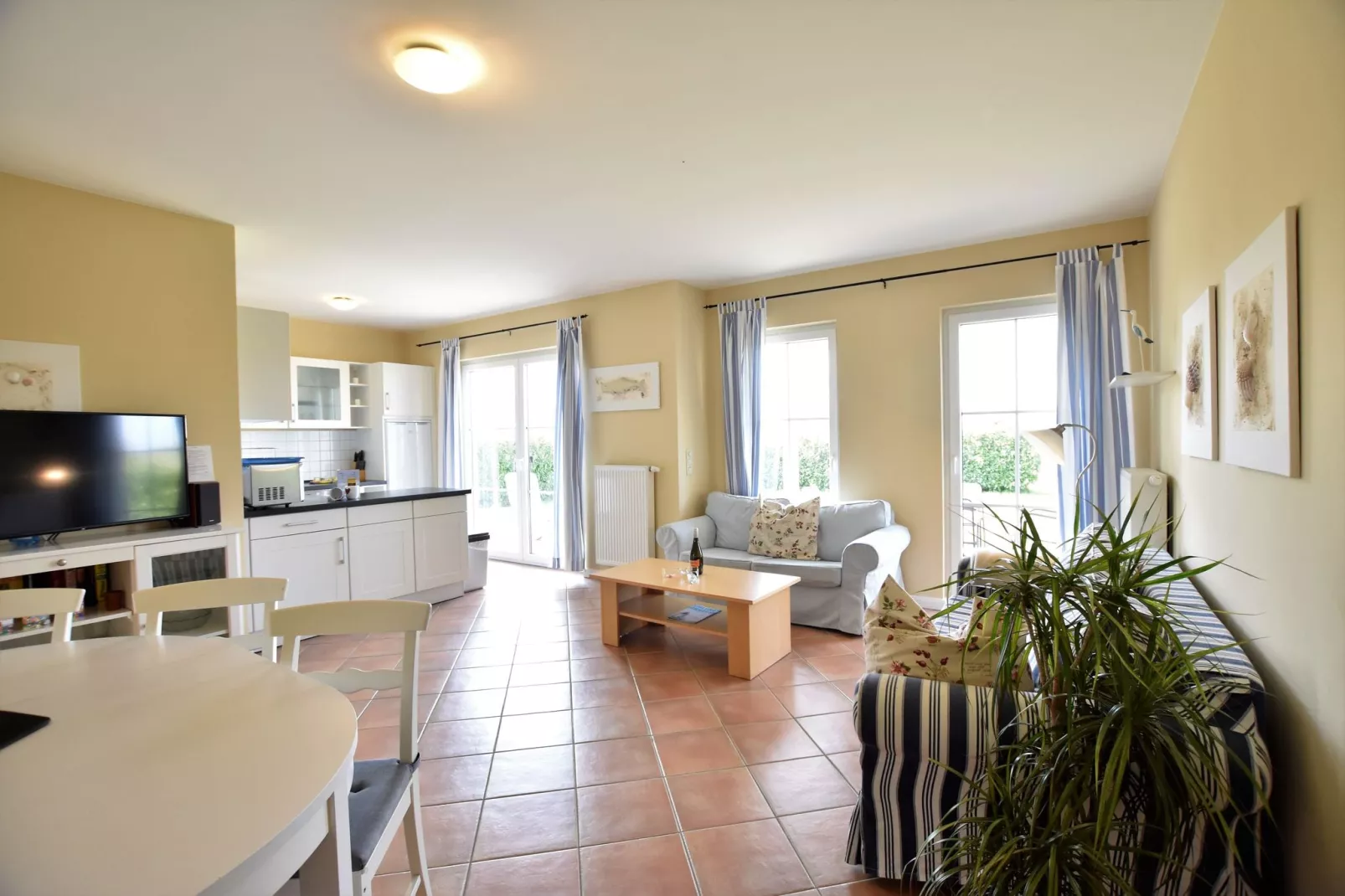 Minihus - Erdgeschoss mit Terrasse-Living room