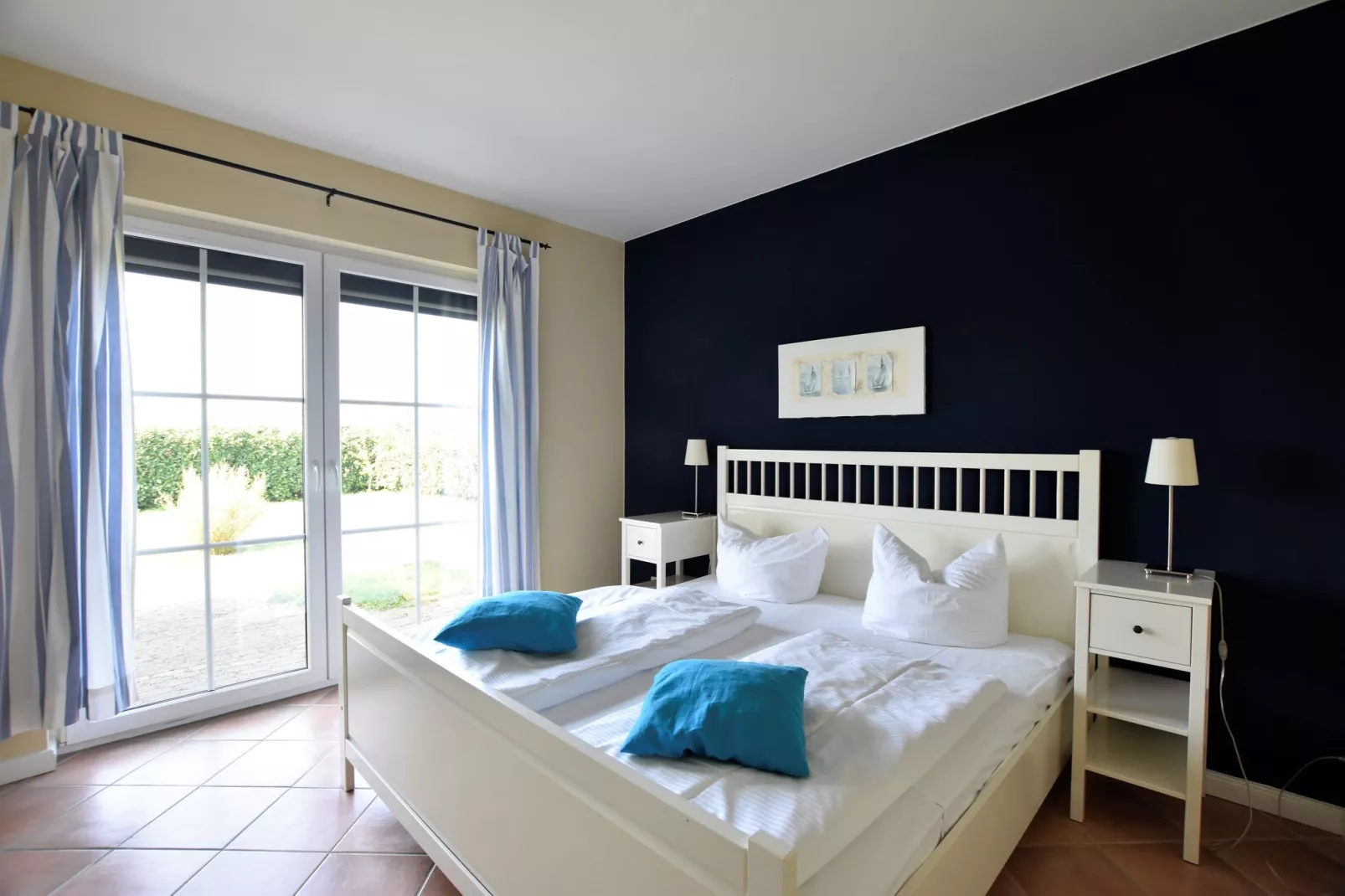 Minihus - Erdgeschoss mit Terrasse-Bedroom