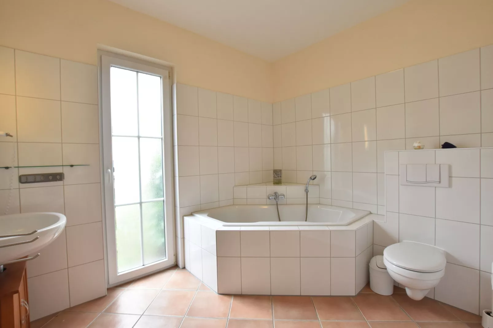 Minihus - Erdgeschoss mit Terrasse-Bathroom