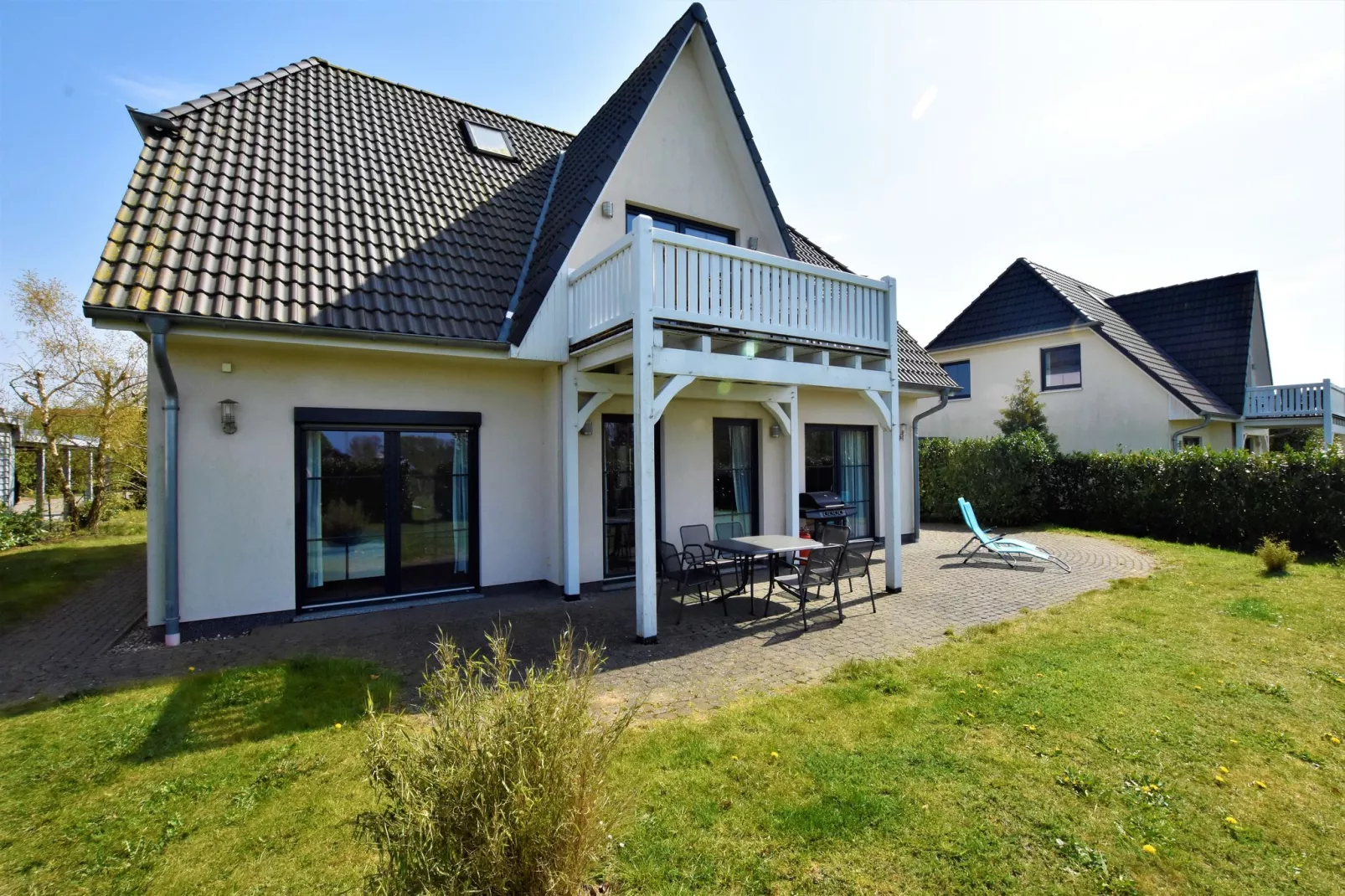 Minihus - Erdgeschoss mit Terrasse-Terrace balcony