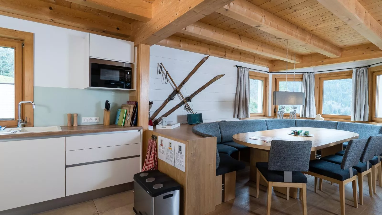 Chalet Huski Viehhofen-Dining room