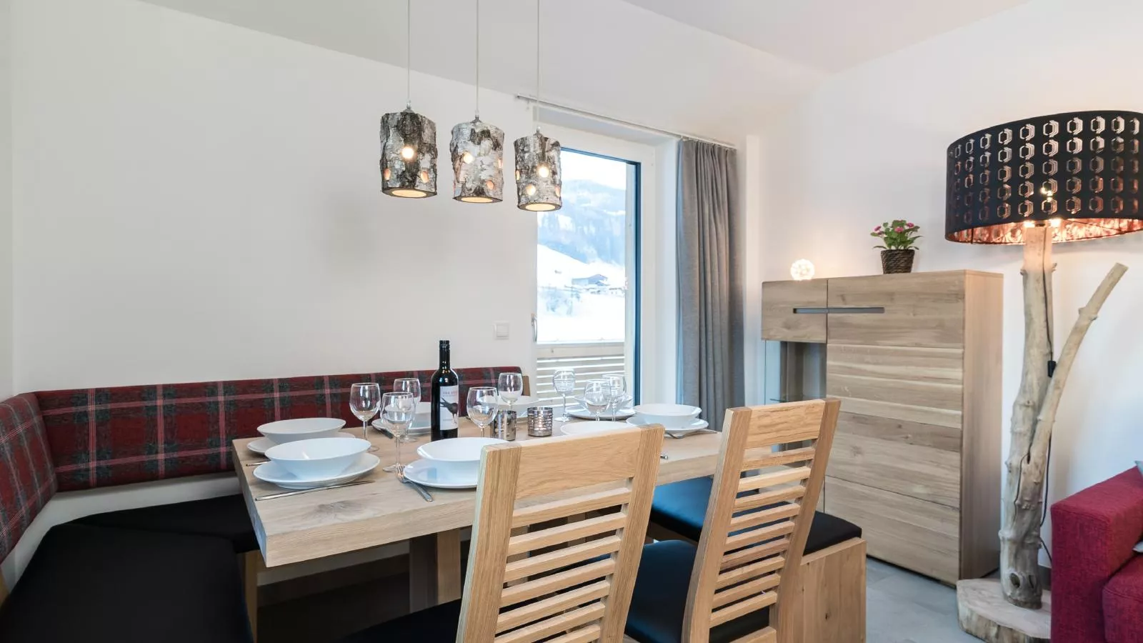 Ferdinand-Dining room