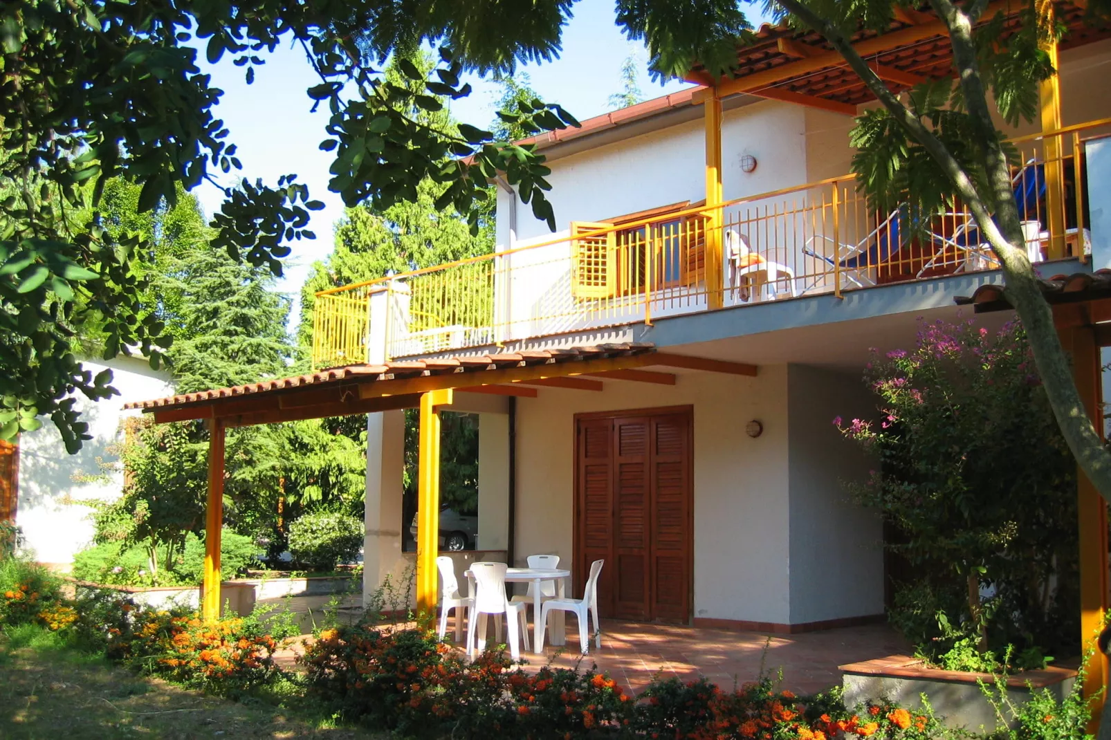 Casa Blu-Exterior summer