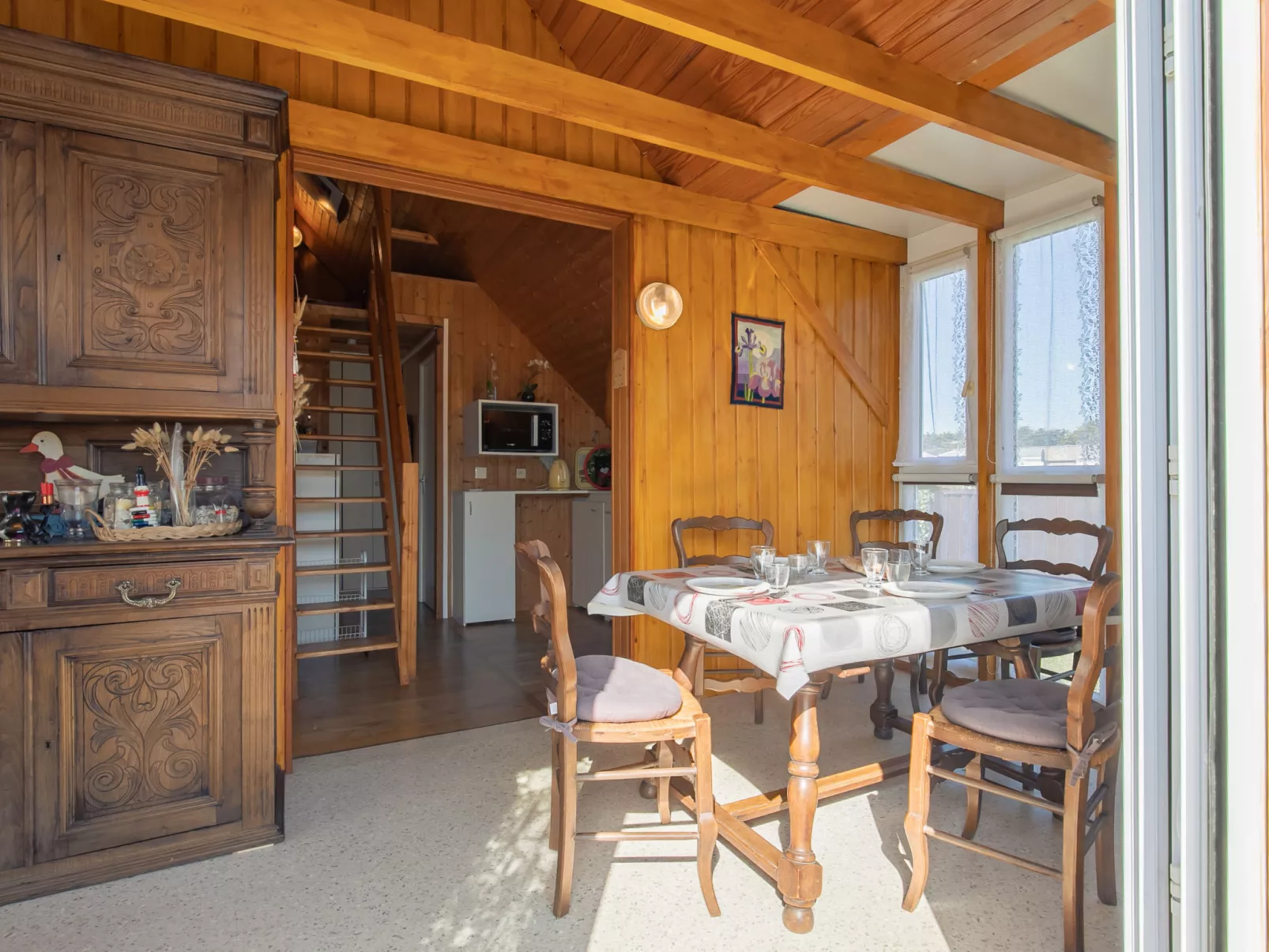 Petit Chalet à la Plage-Inside