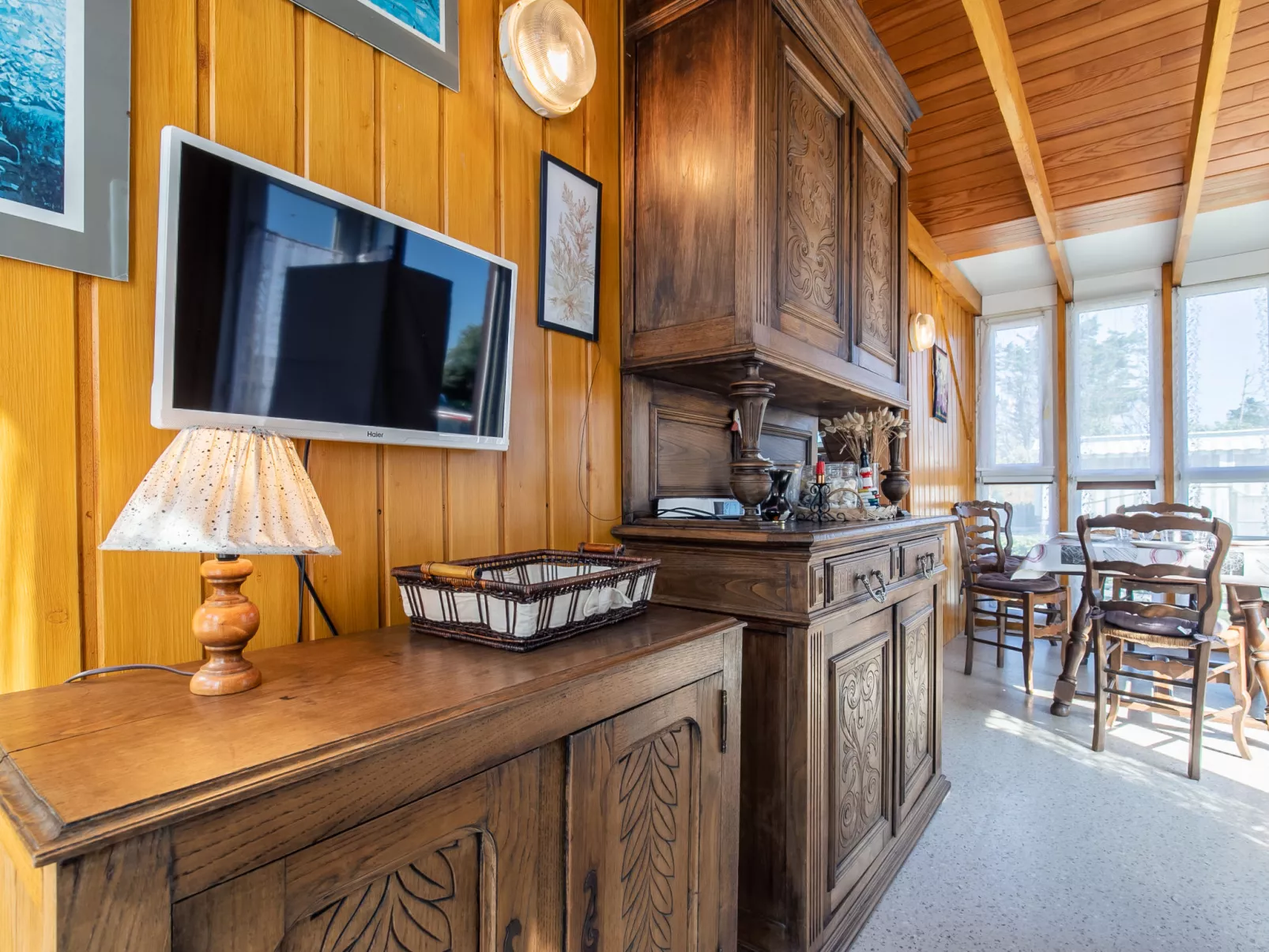 Petit Chalet à la Plage-Inside