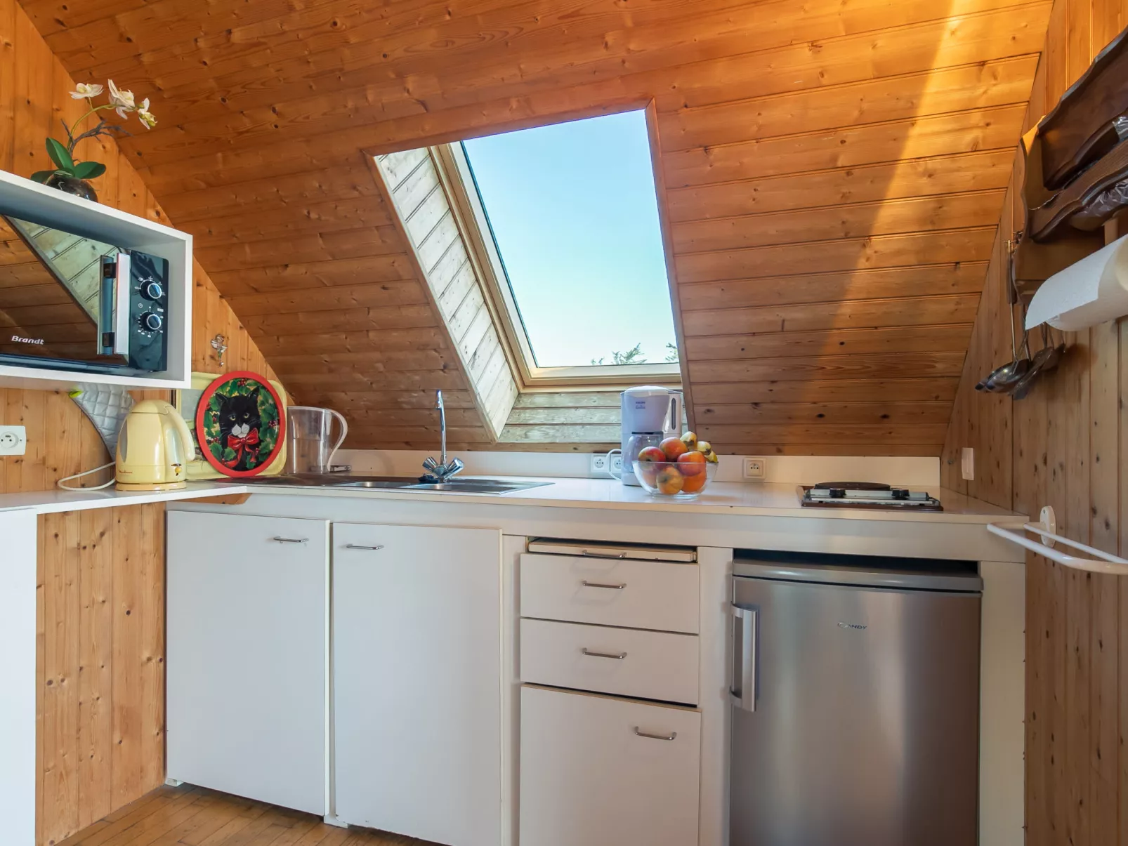 Petit Chalet à la Plage-Inside