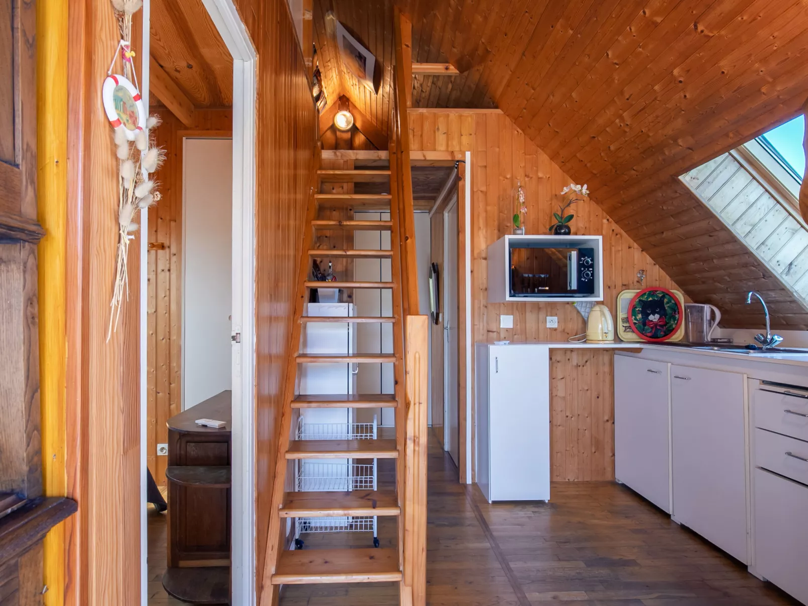 Petit Chalet à la Plage-Inside