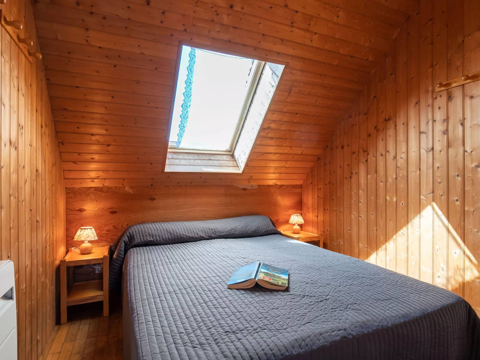 Petit Chalet à la Plage-Inside