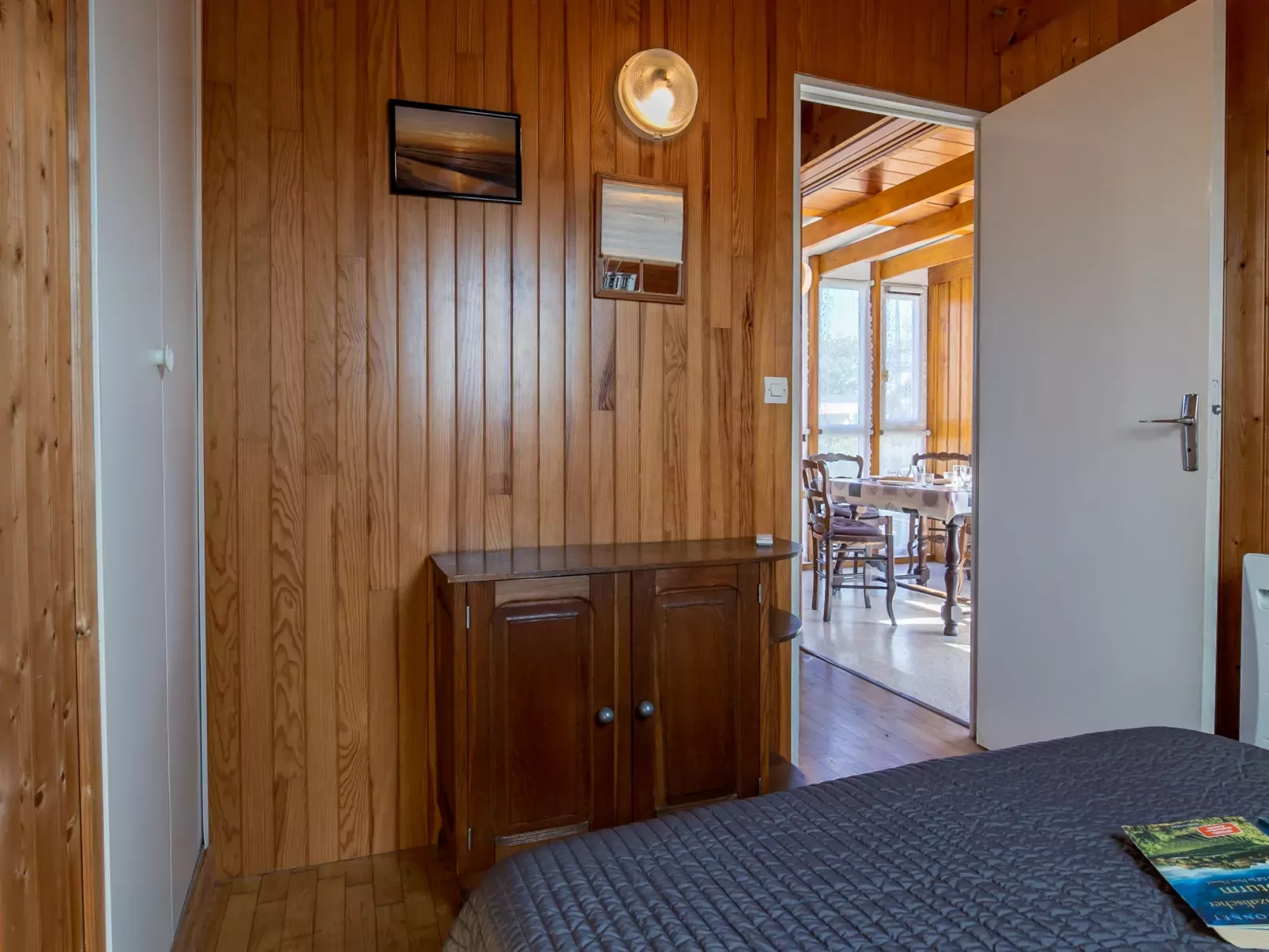 Petit Chalet à la Plage-Inside