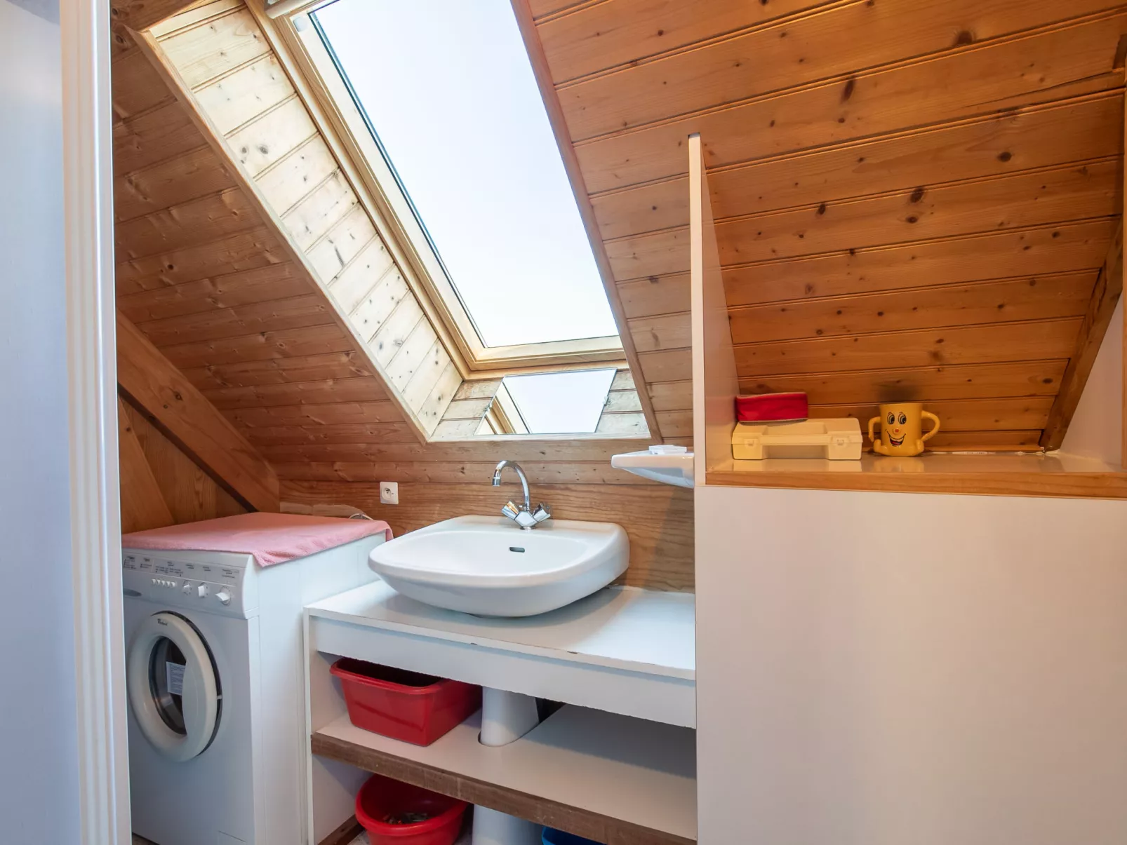 Petit Chalet à la Plage-Inside