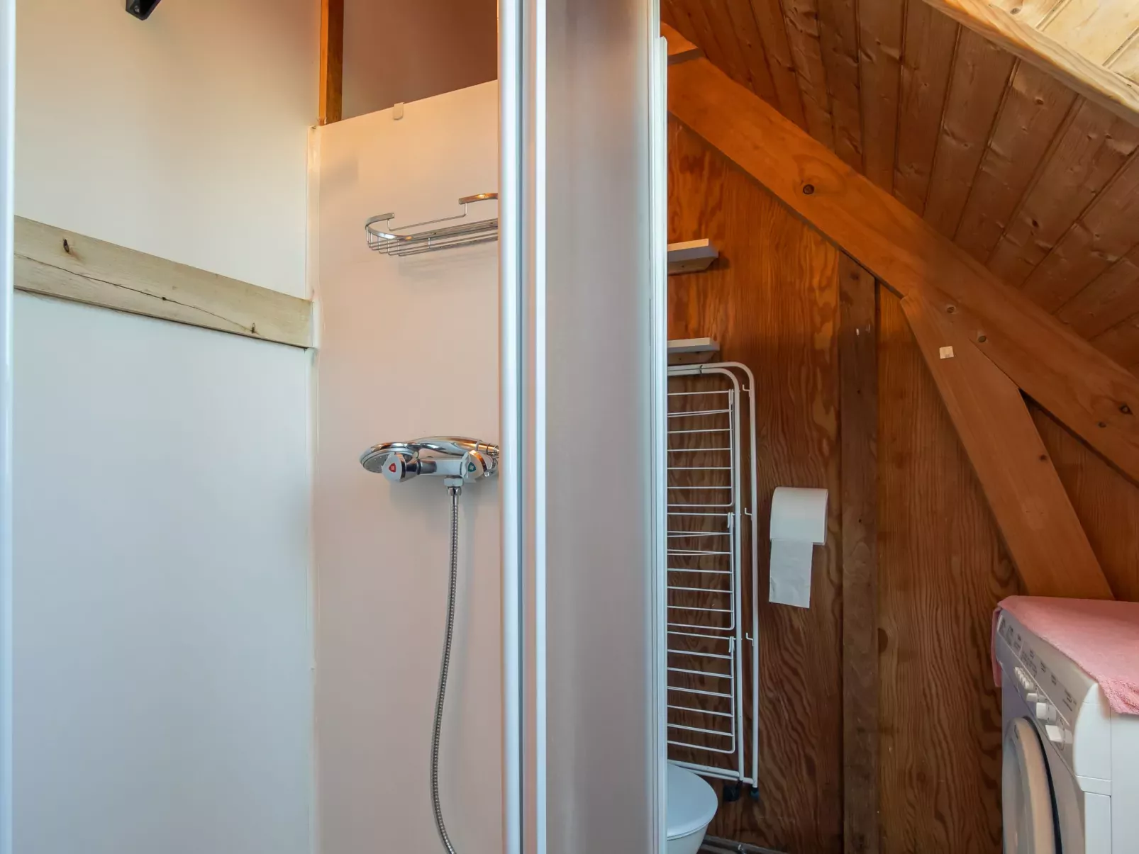 Petit Chalet à la Plage-Inside