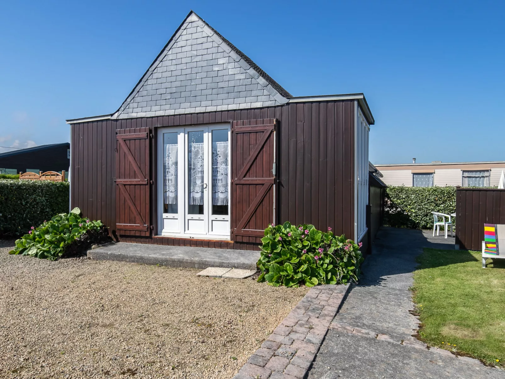 Petit Chalet à la Plage-Outside