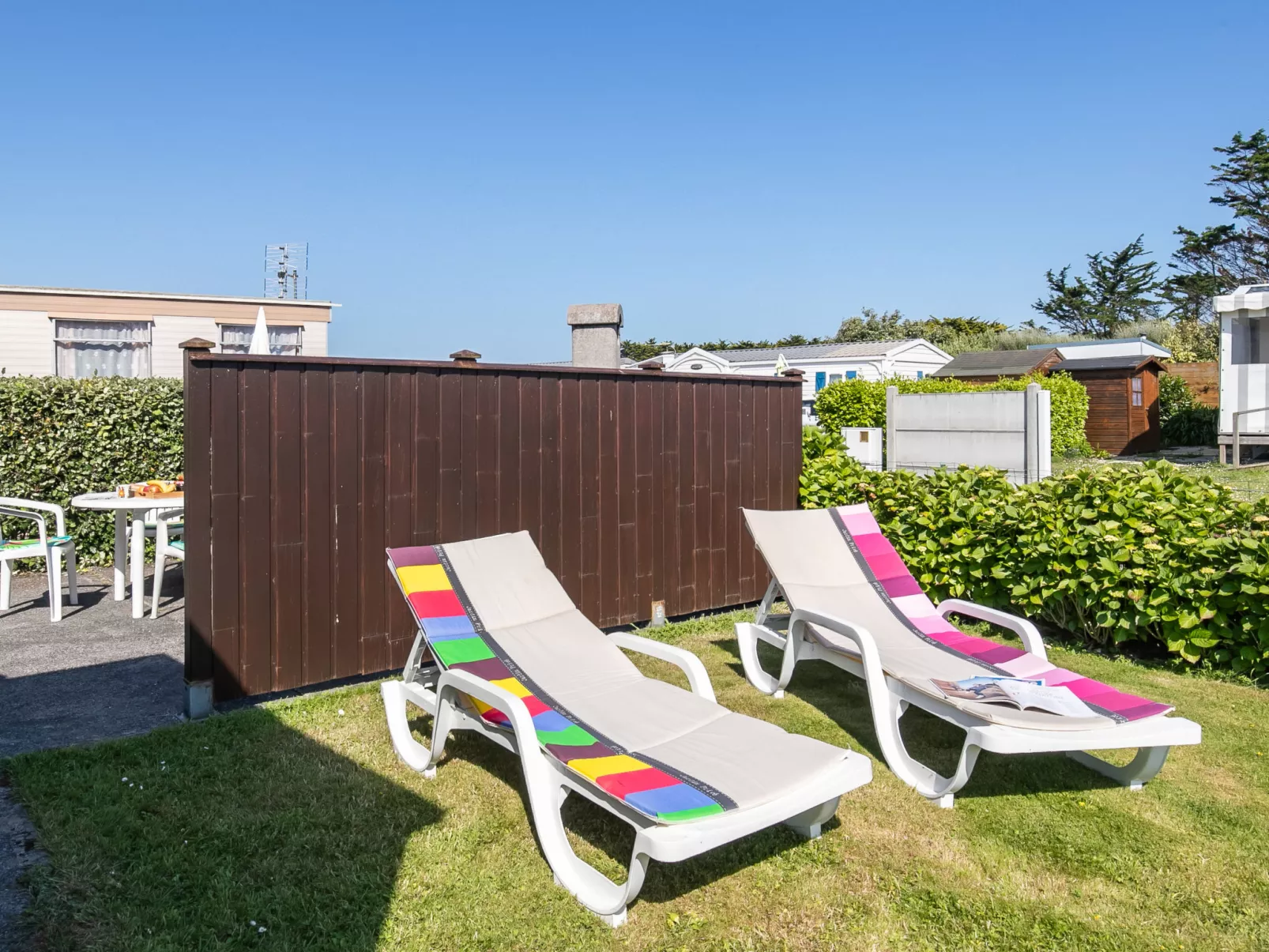 Petit Chalet à la Plage-Outside