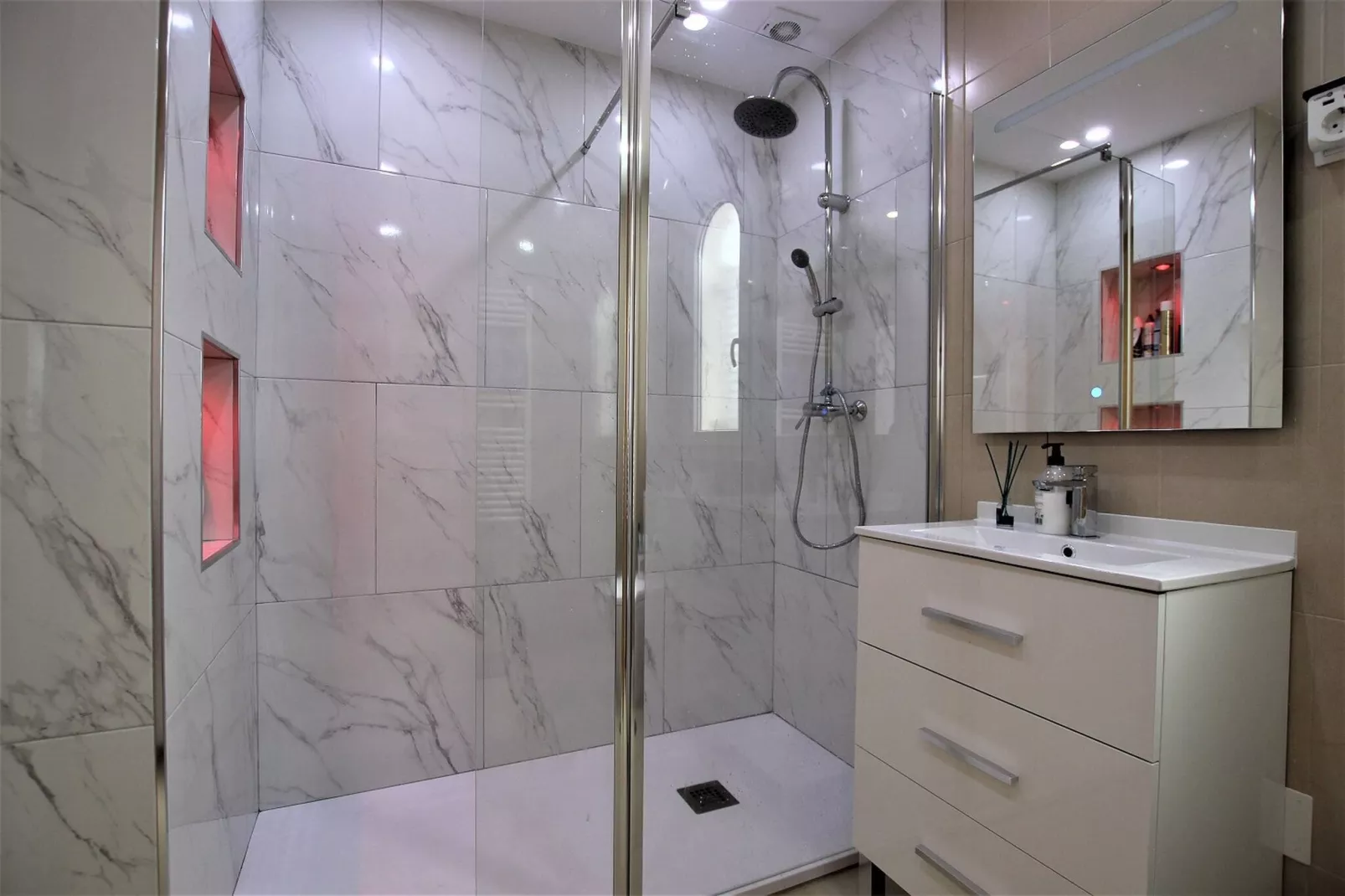 Atico Tommy McDonnell-Bathroom
