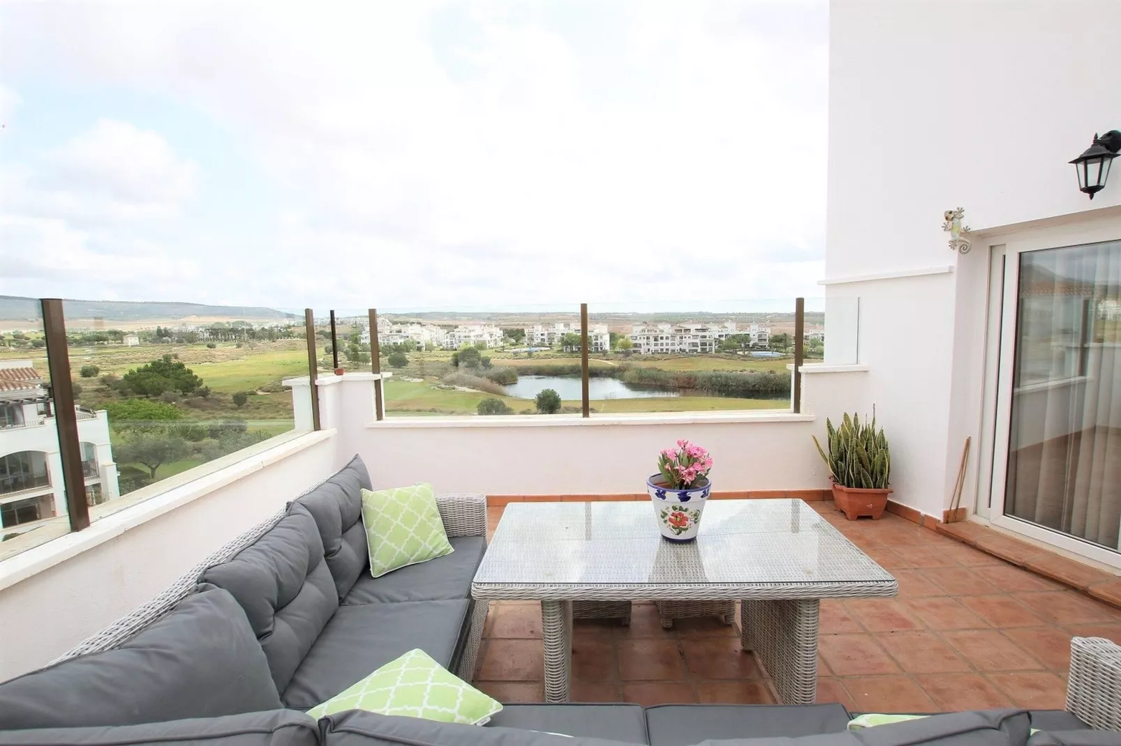 Atico Tommy McDonnell-Terrace balcony