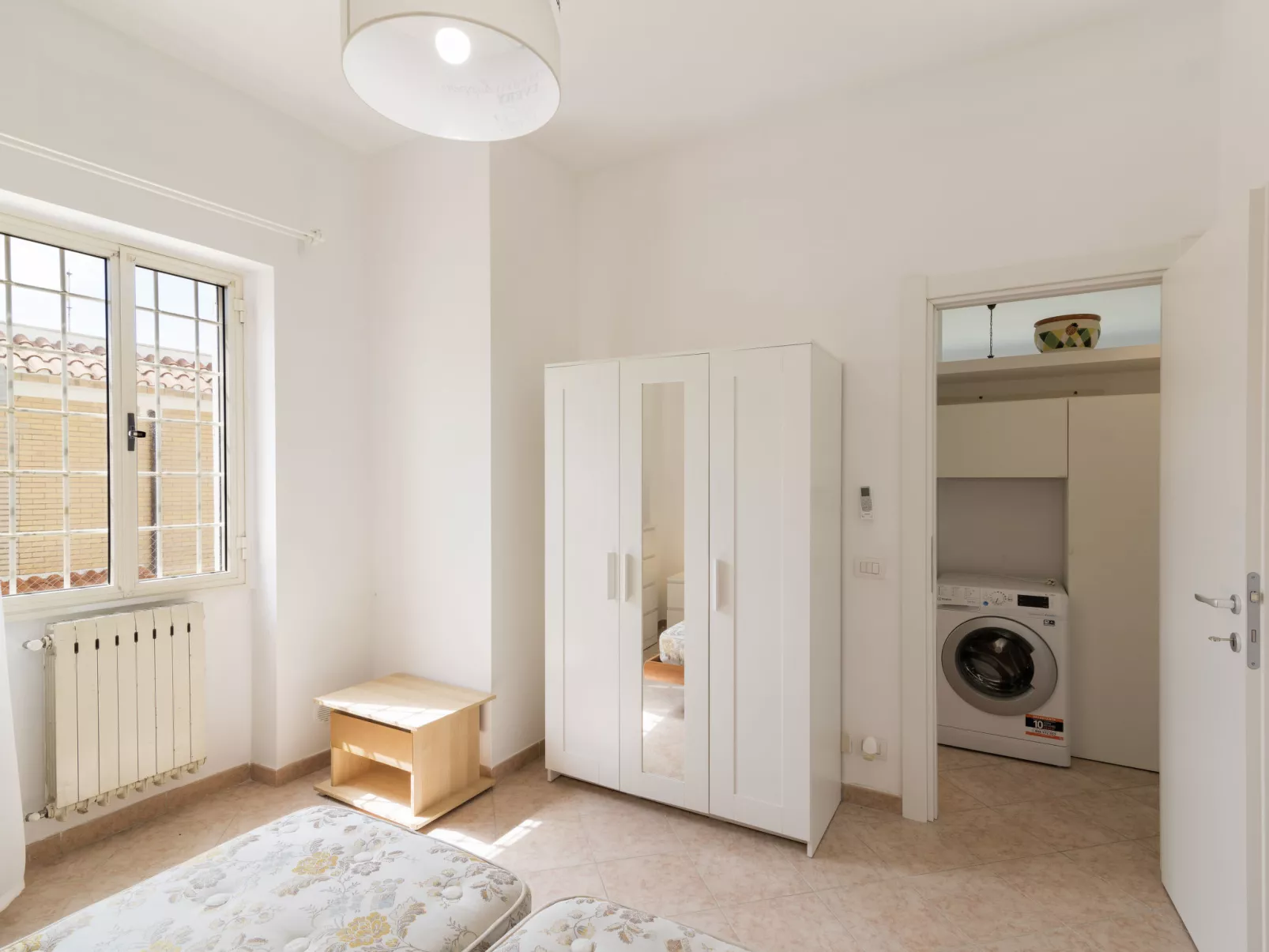 Rome's Beach House 1-Inside
