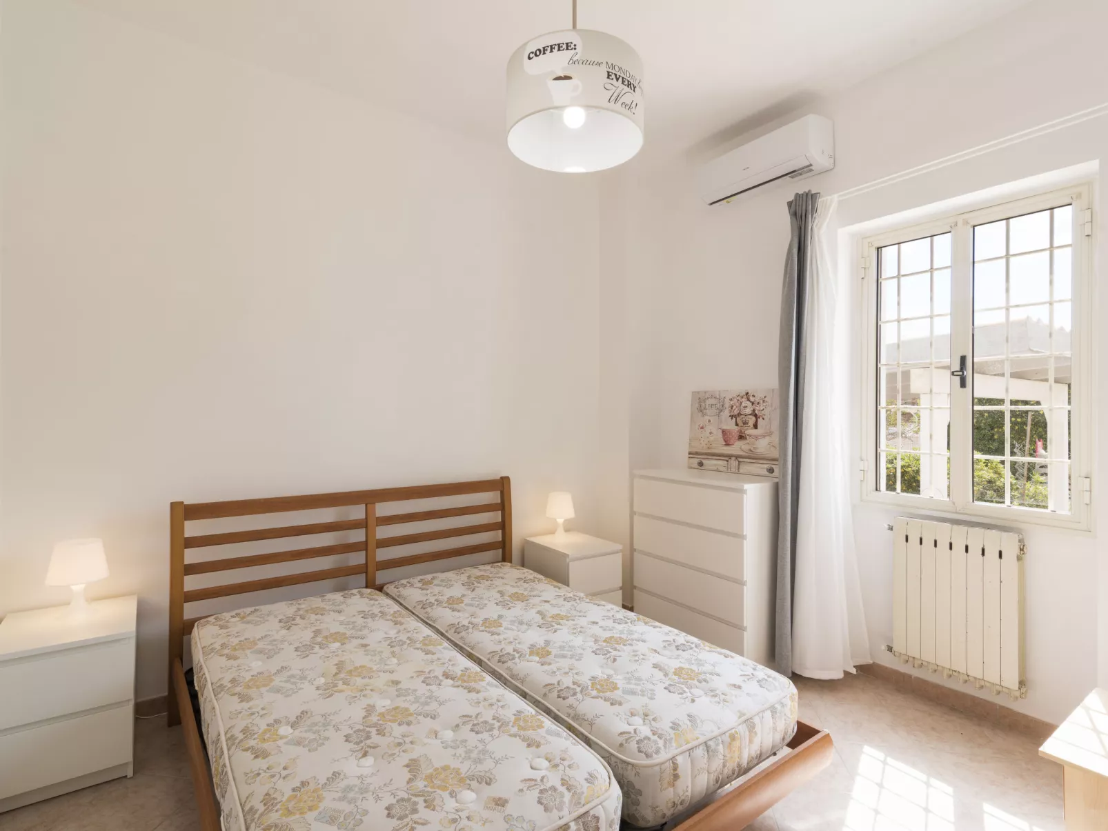Rome's Beach House 1-Inside