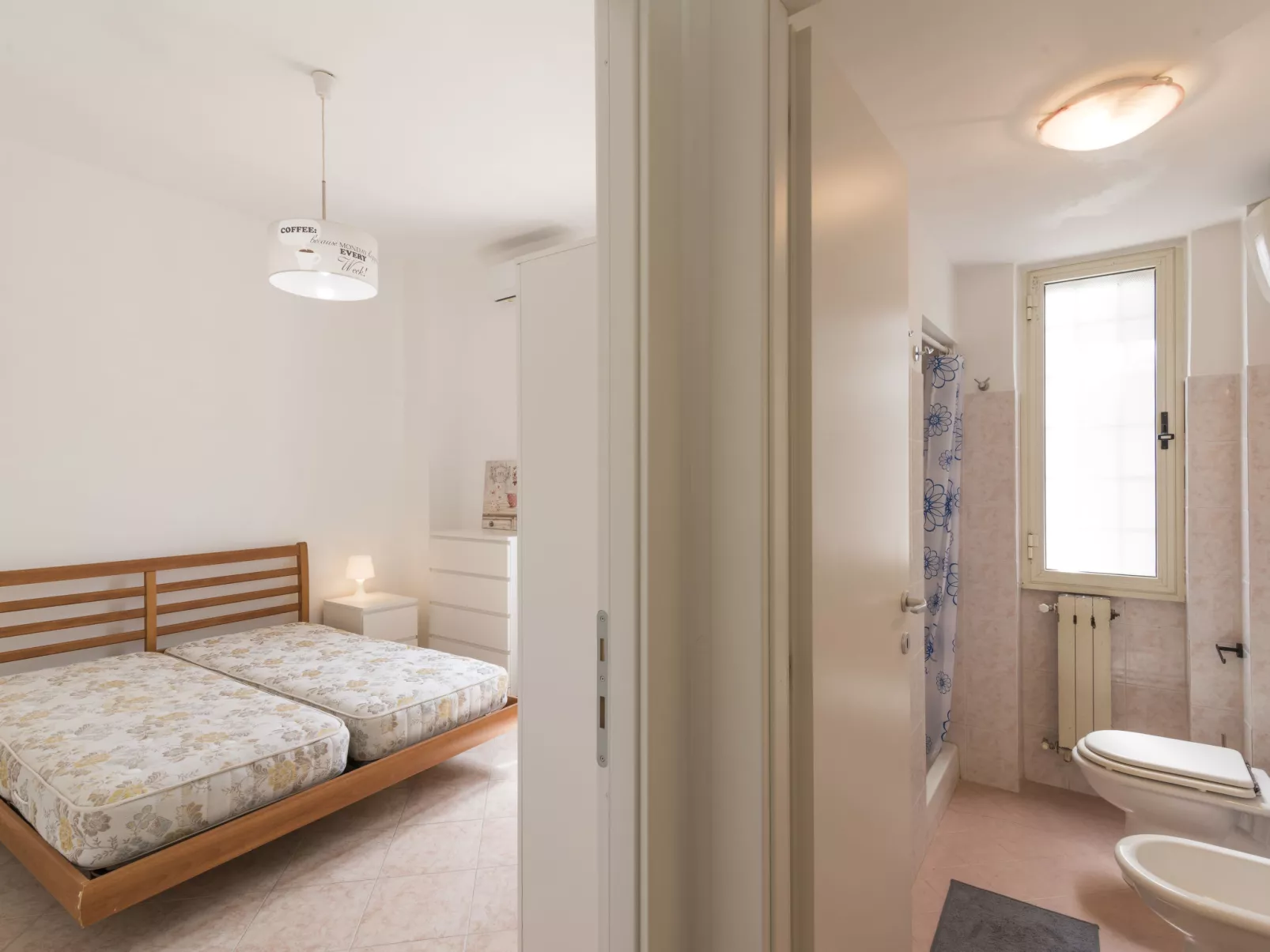 Rome's Beach House 1-Inside