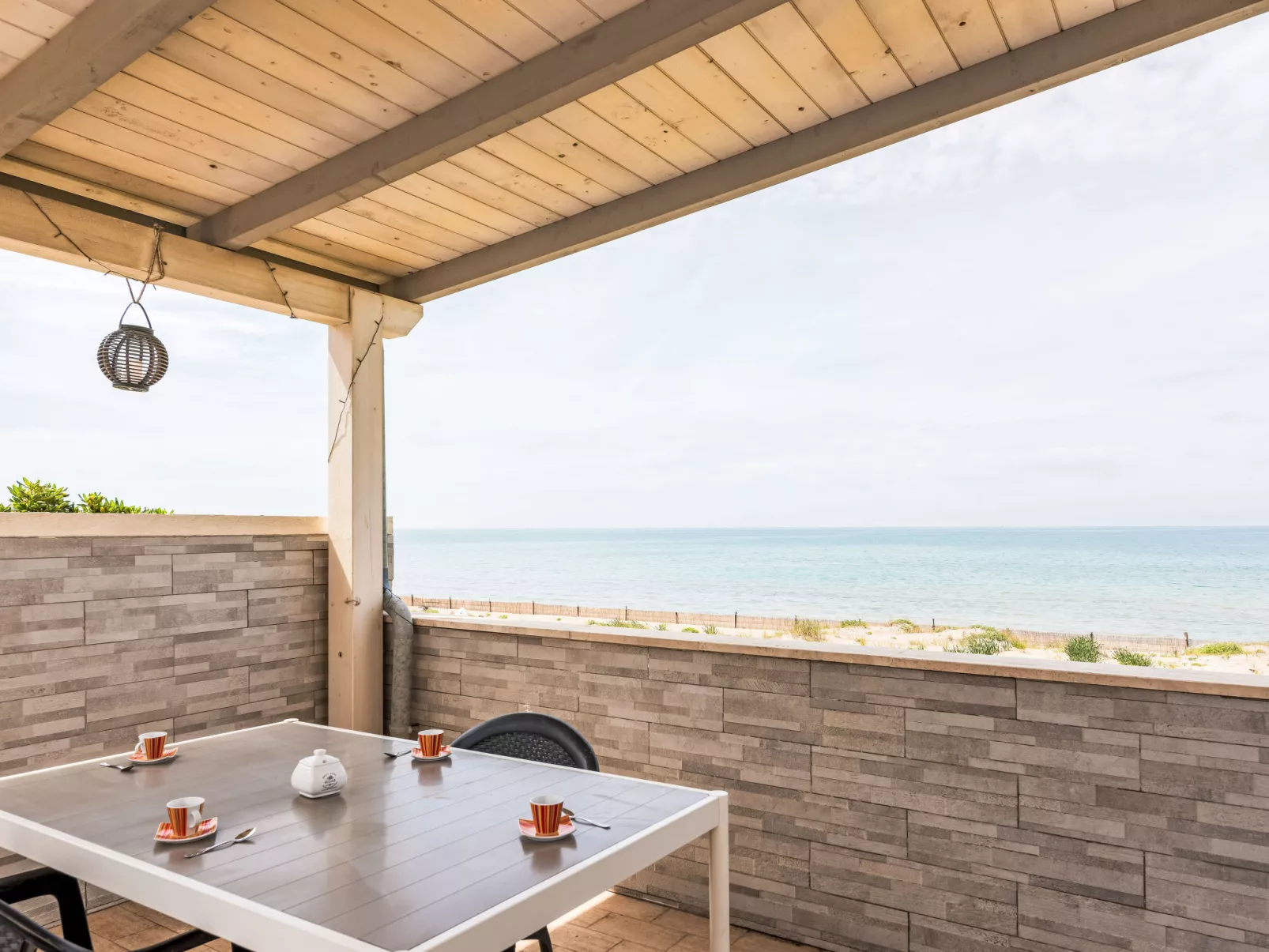 Rome's Beach House 1-Outside