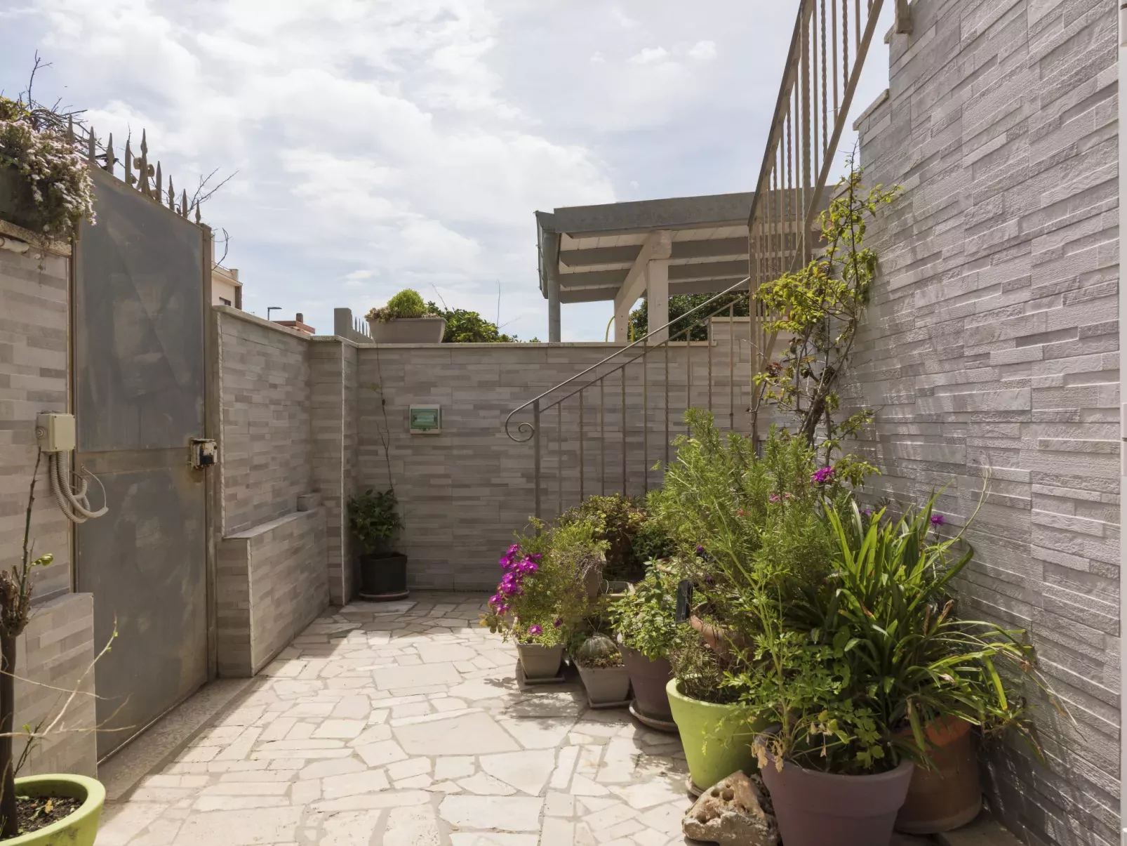 Rome's Beach House 1-Outside