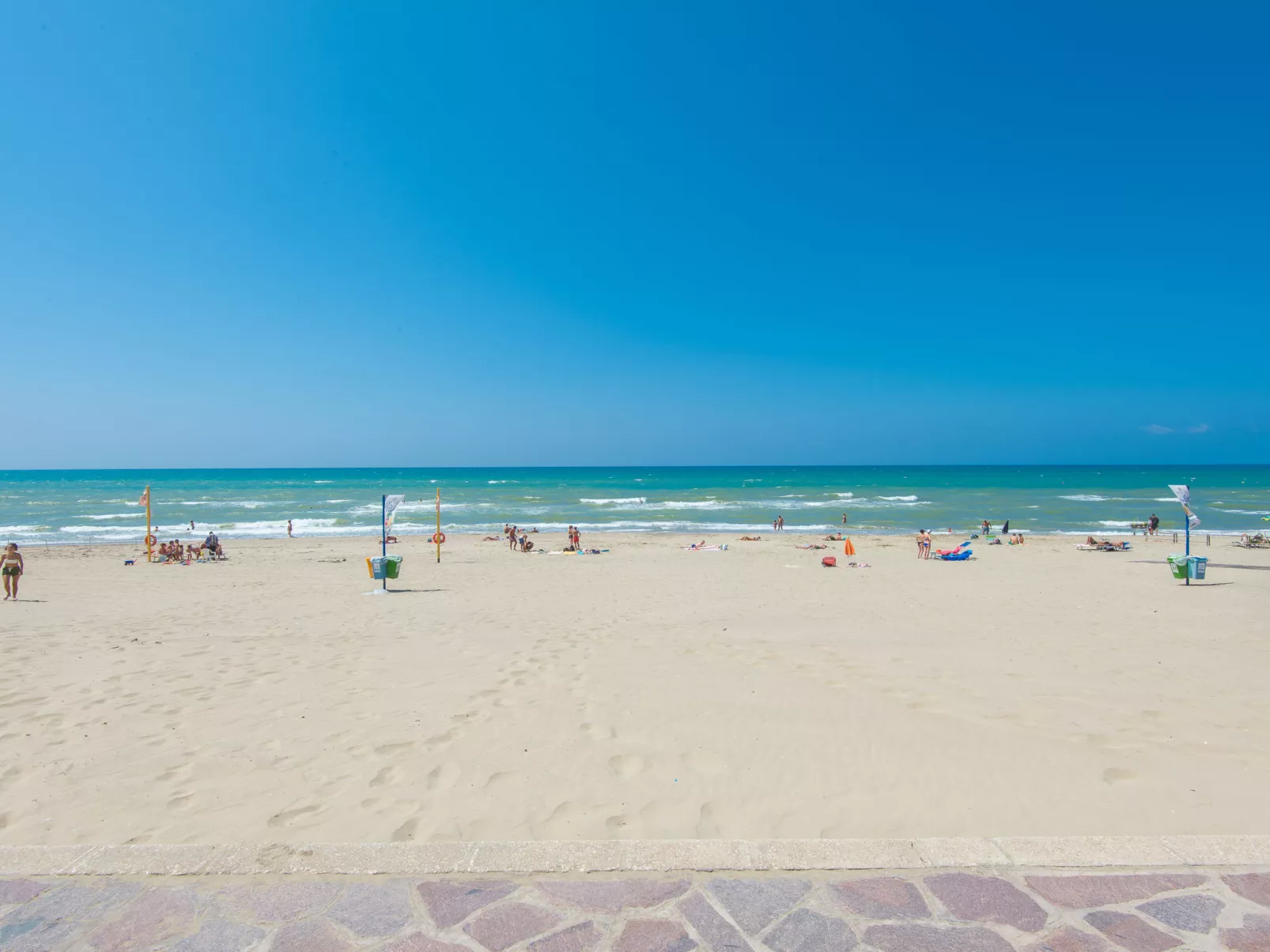 Rome's Beach House 1-Area
