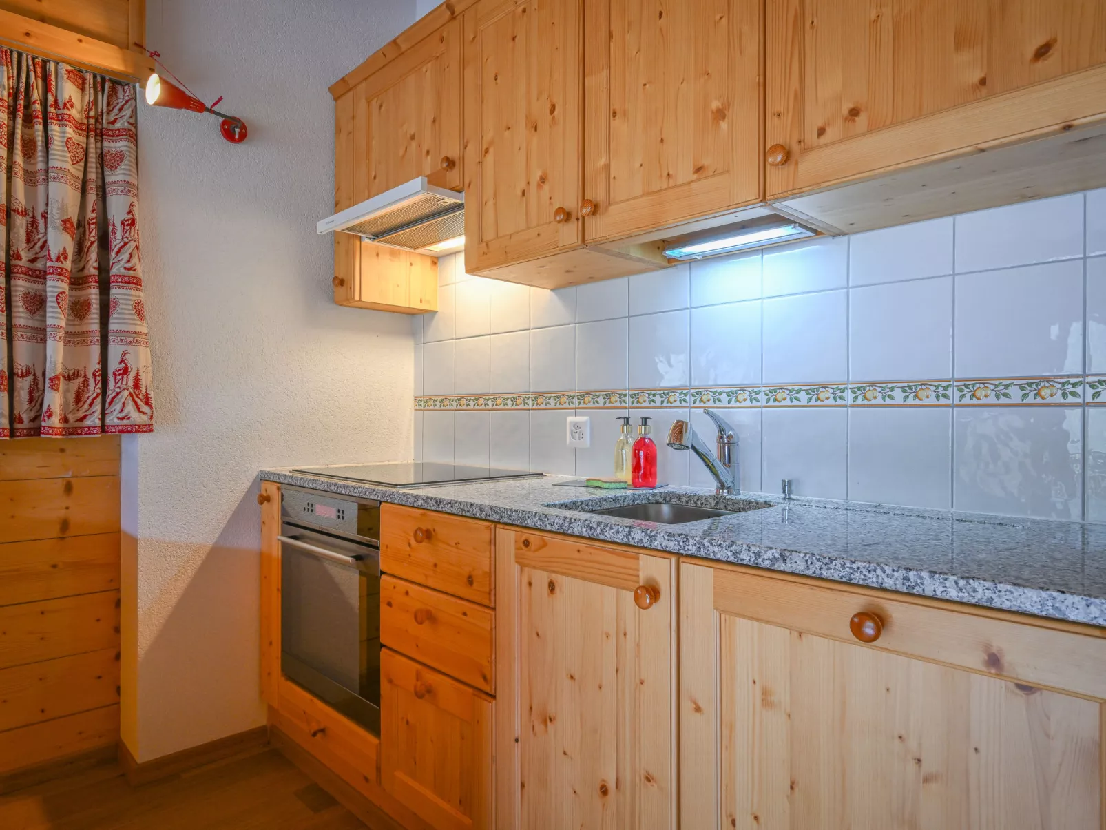 Rhodos B 301-Drinnen