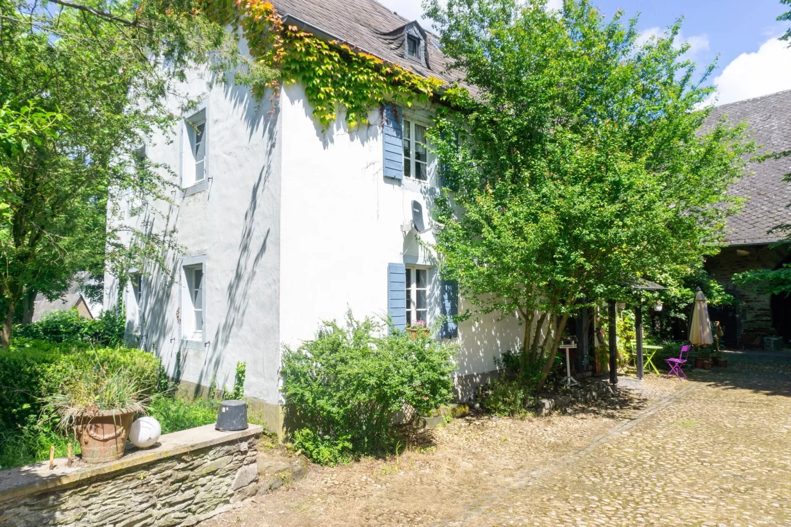 Ferienwohnung Erdenreich im Pyrmonter Zehnthof-Exterior summer