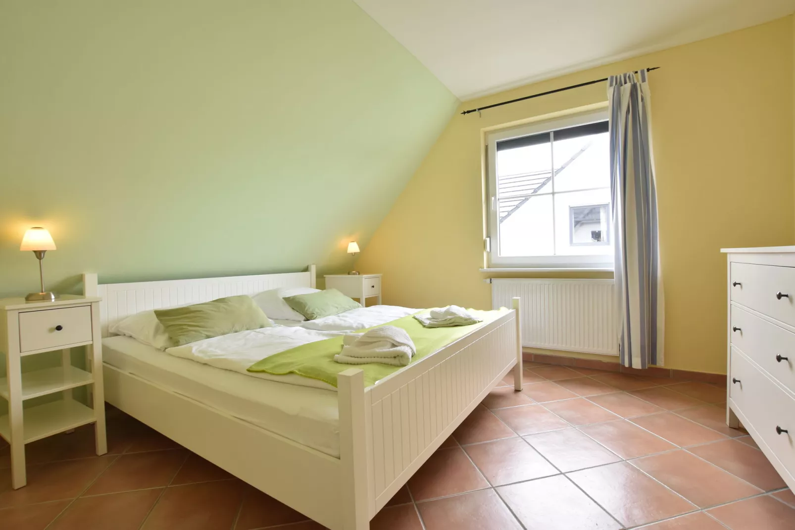 Minihus - Obergeschoss mit Balkon-Bedroom