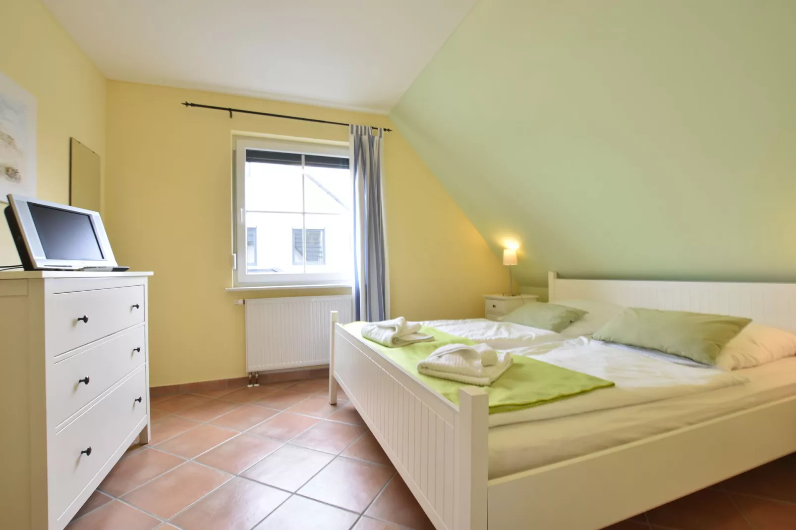Minihus - Obergeschoss mit Balkon-Bedroom