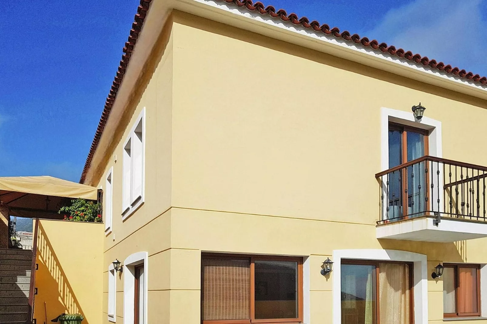Las Salineras-Exterior summer
