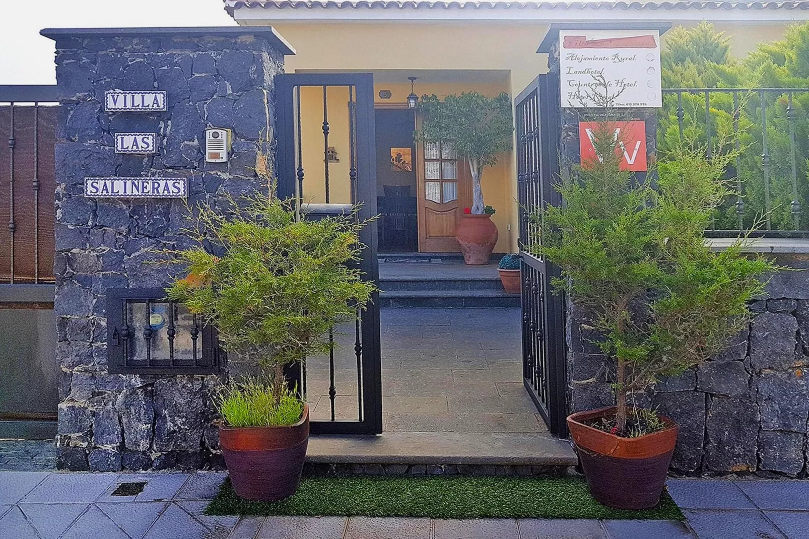 Las Salineras-Exterior summer