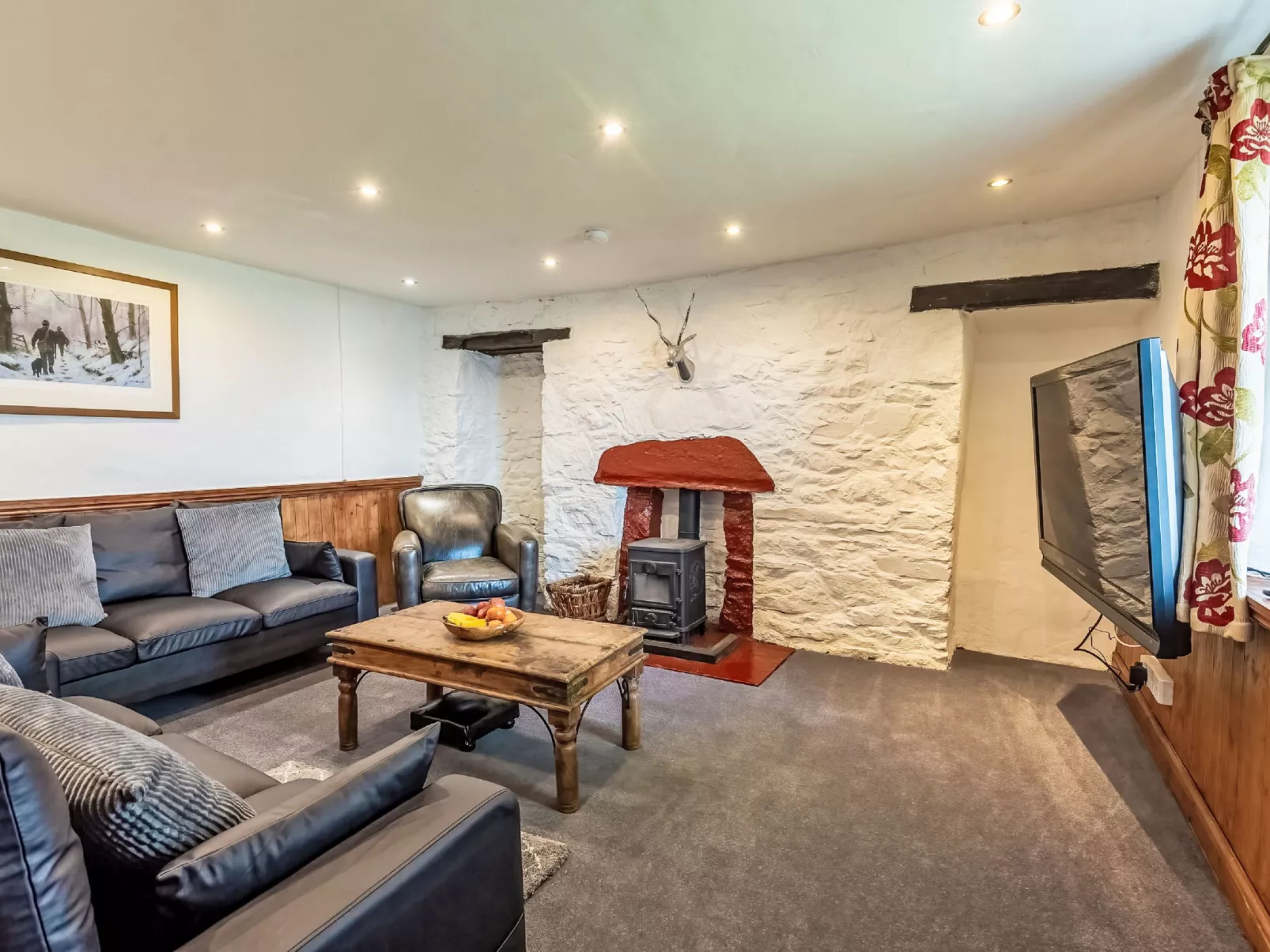 East Balcraggan-Inside
