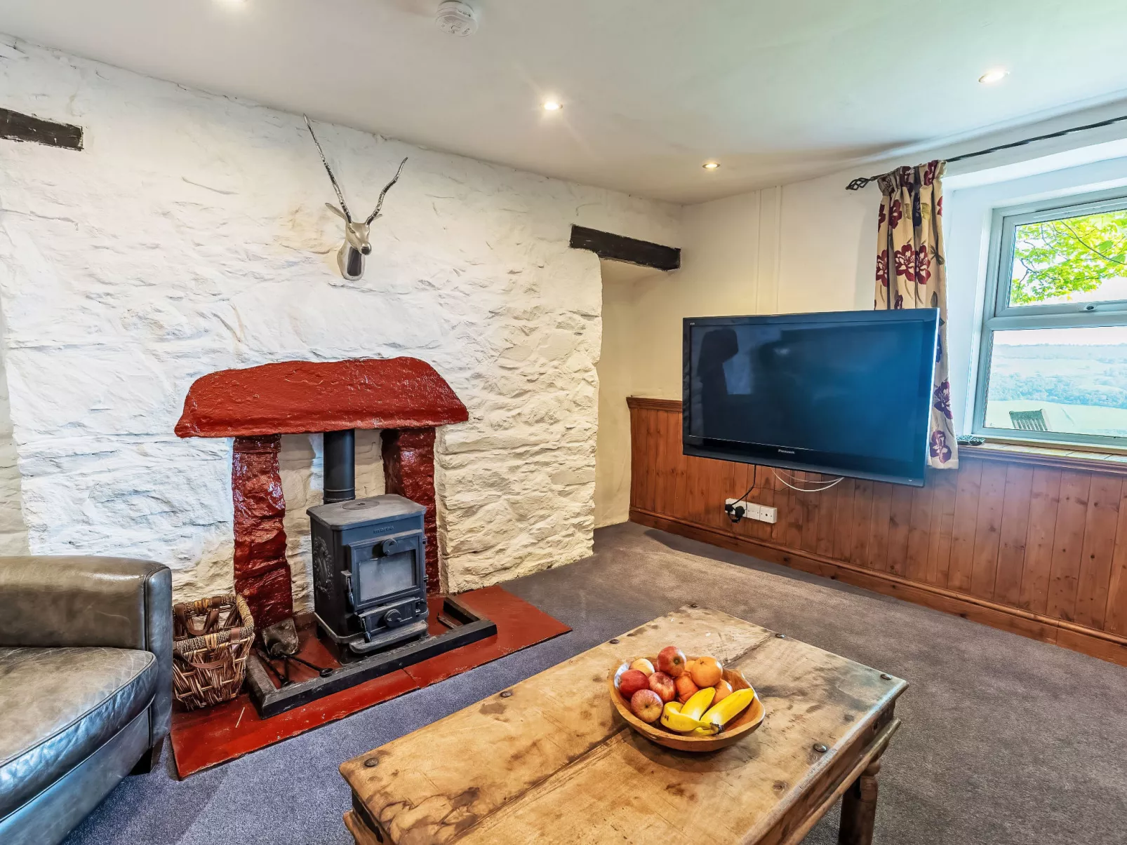 East Balcraggan-Inside