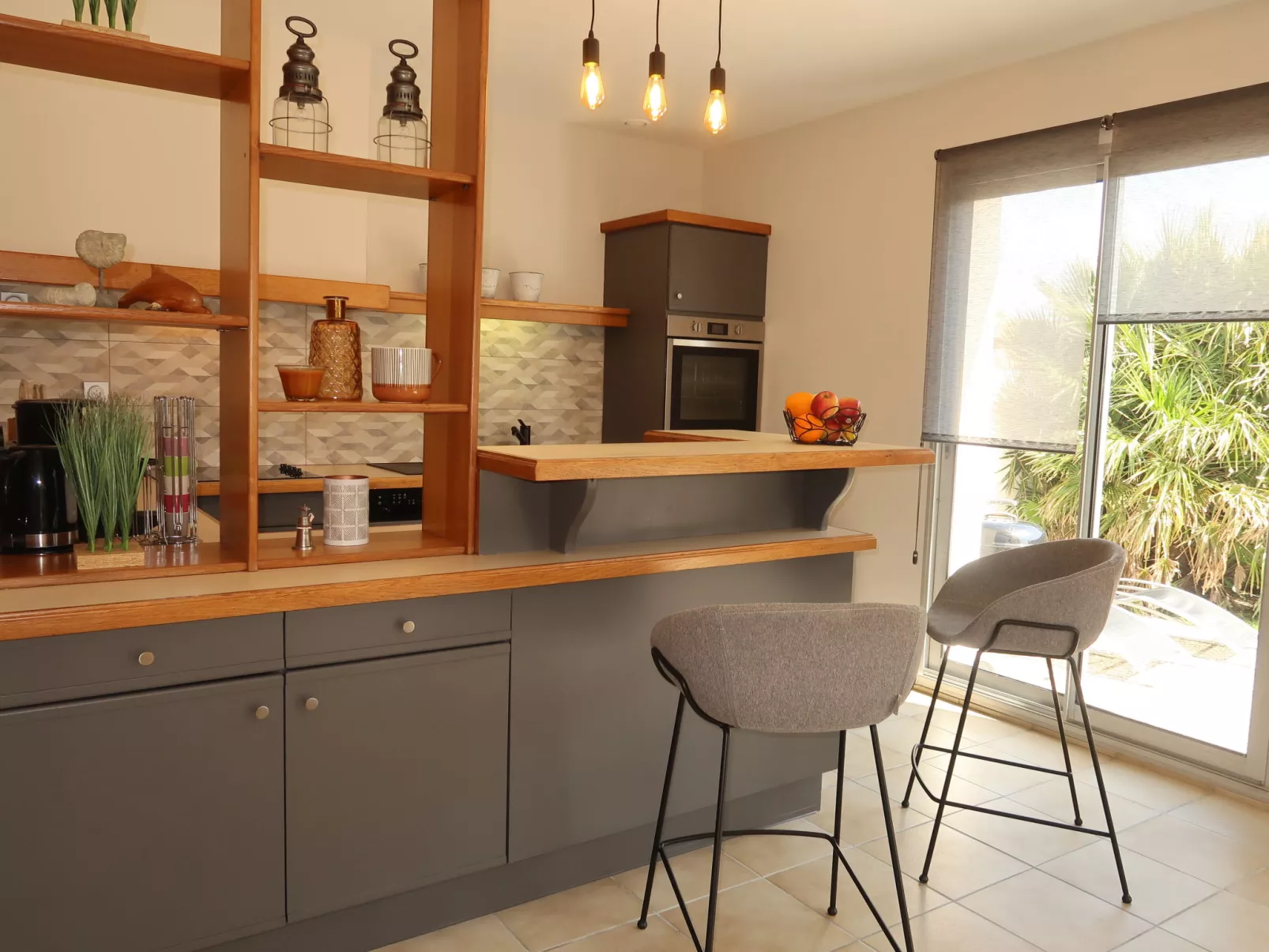 Cremiou Beach-Inside