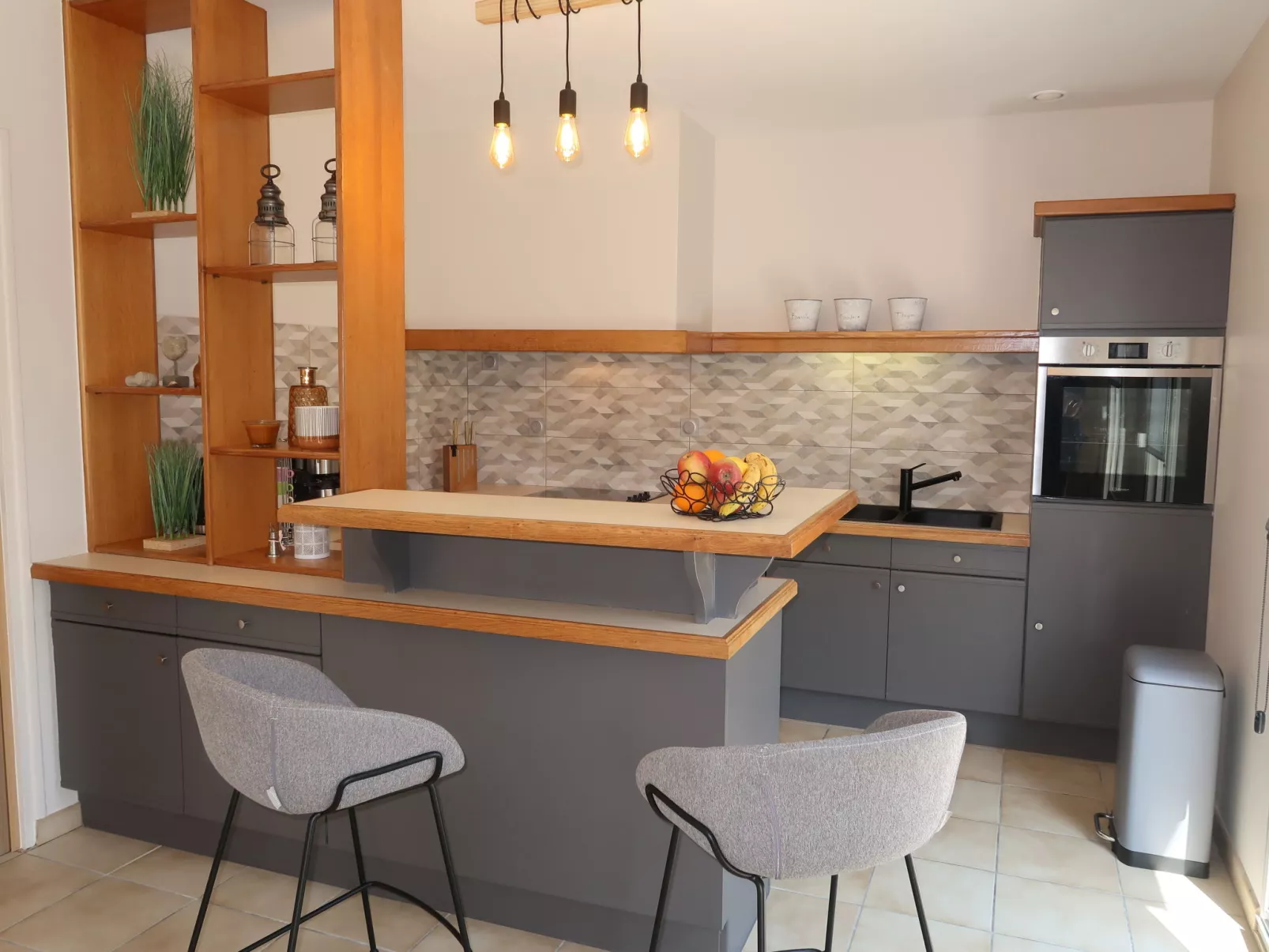 Cremiou Beach-Inside