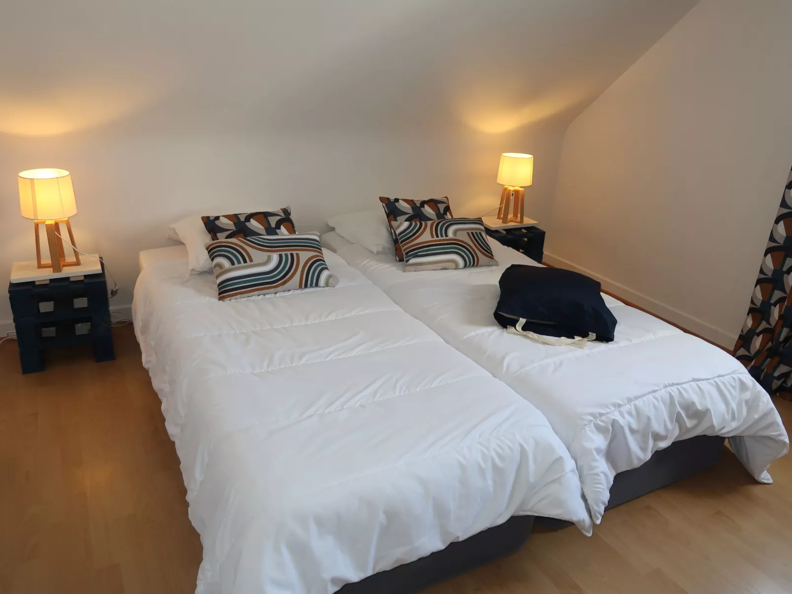 Cremiou Beach-Inside
