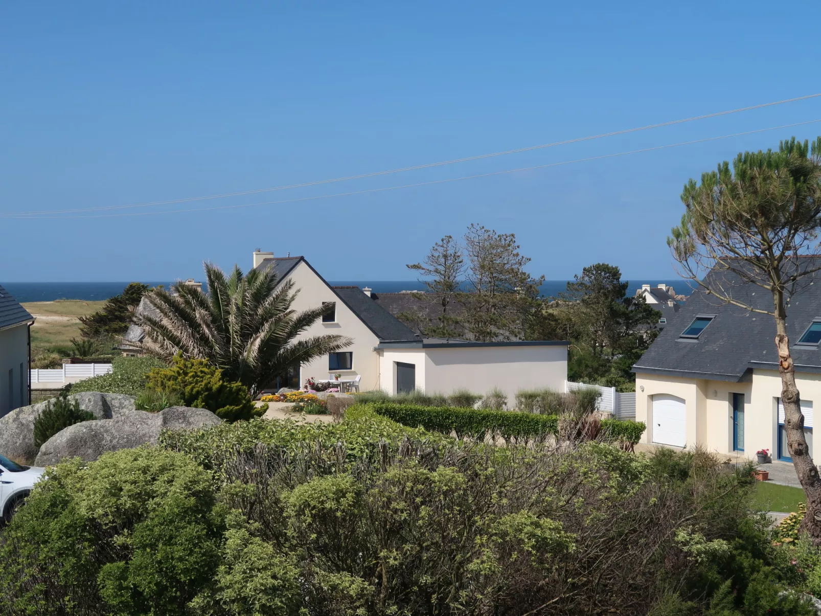 Cremiou Beach-Outside