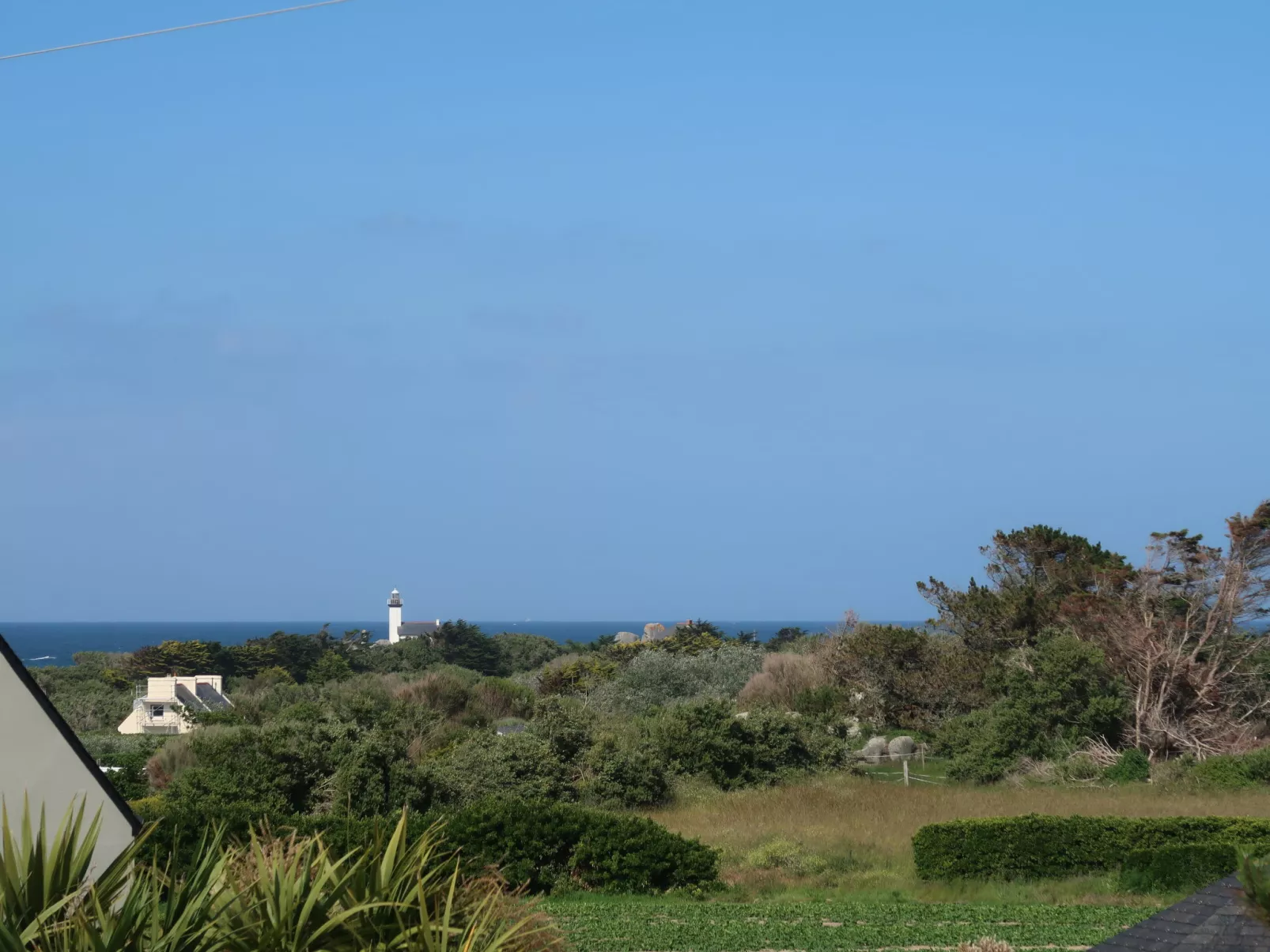 Cremiou Beach-Outside