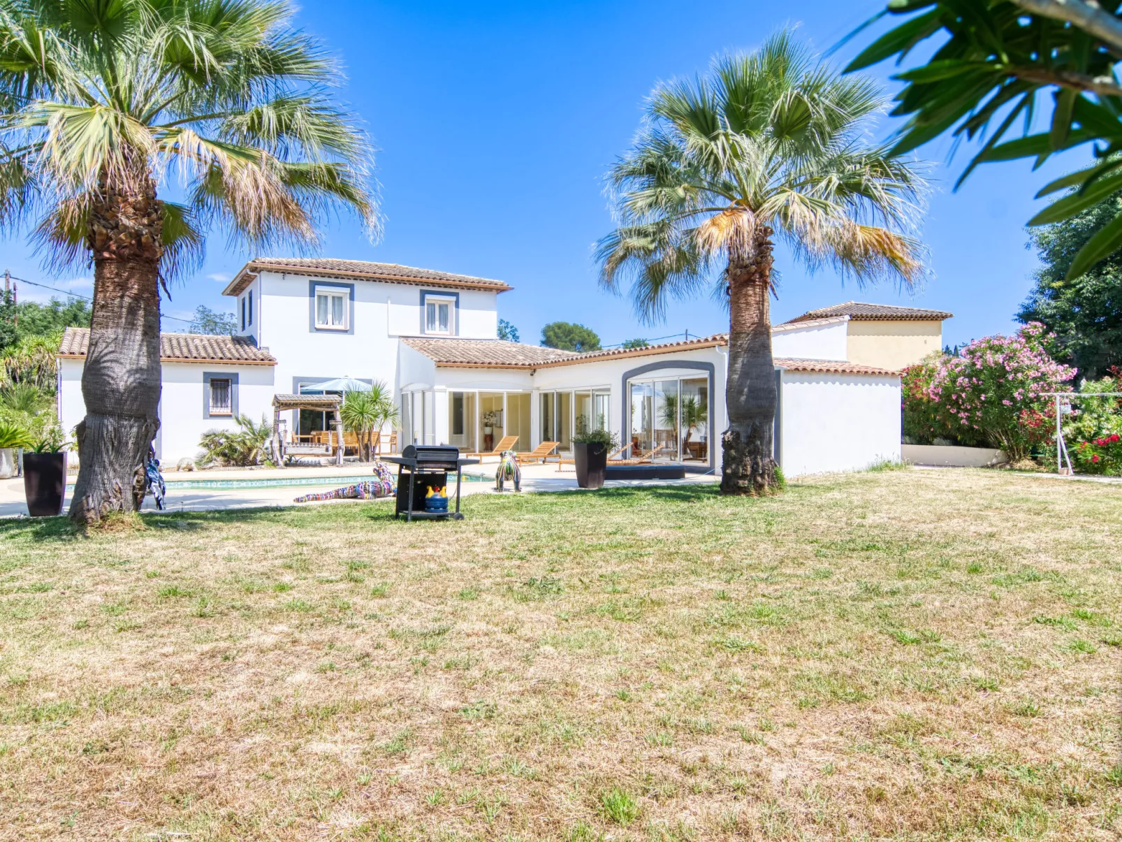 Villa Les Oliviers-Outside
