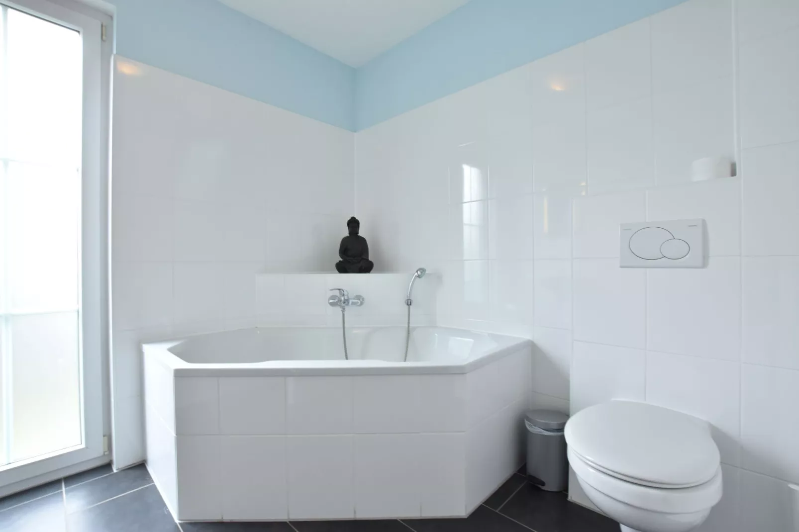 Jojohus - Erdgeschoss mit Terrasse-Bathroom