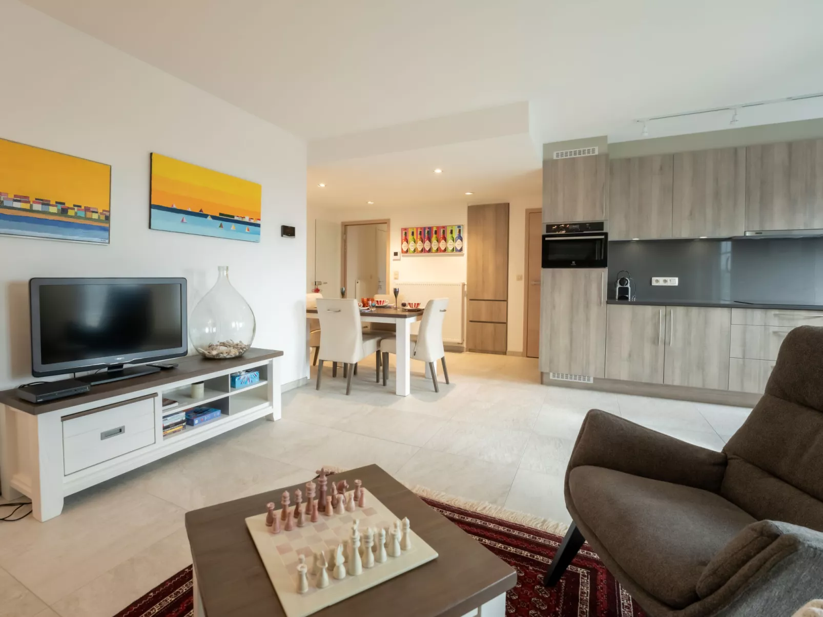 Cosy - bright top floor appartment