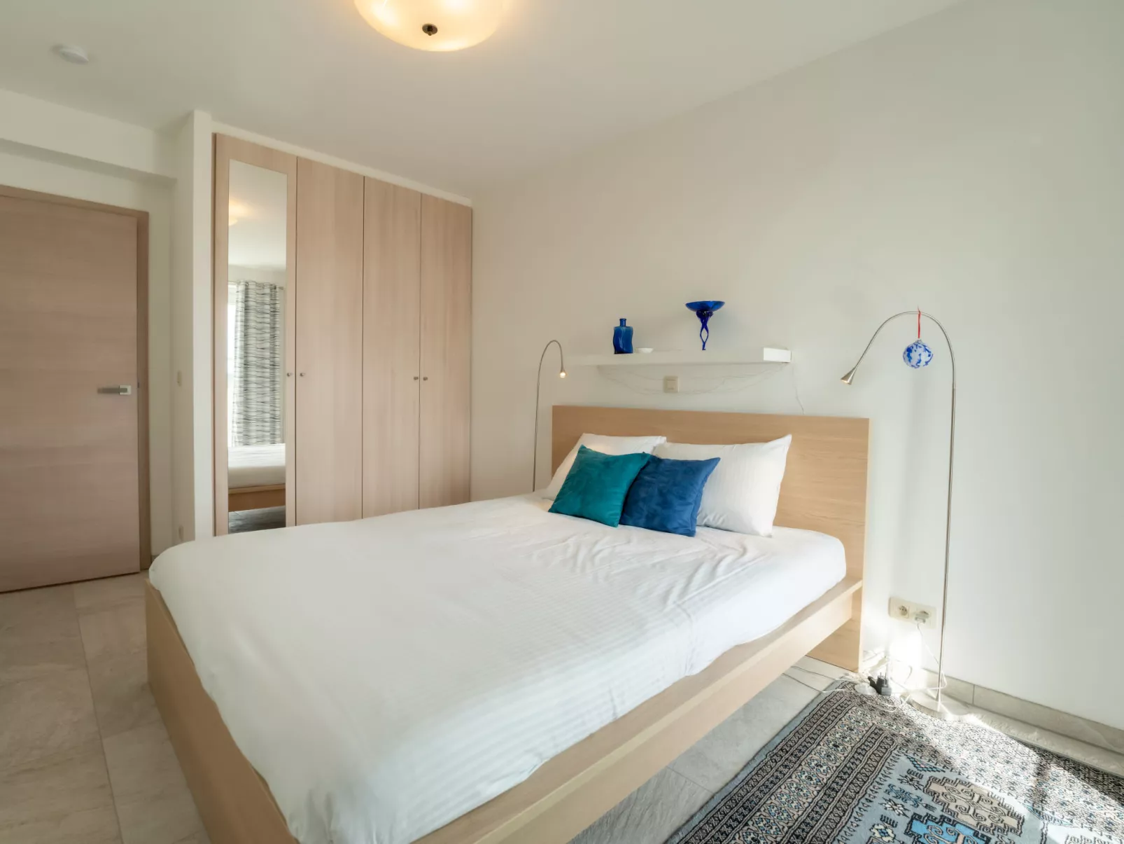 Cosy - bright top floor appartment