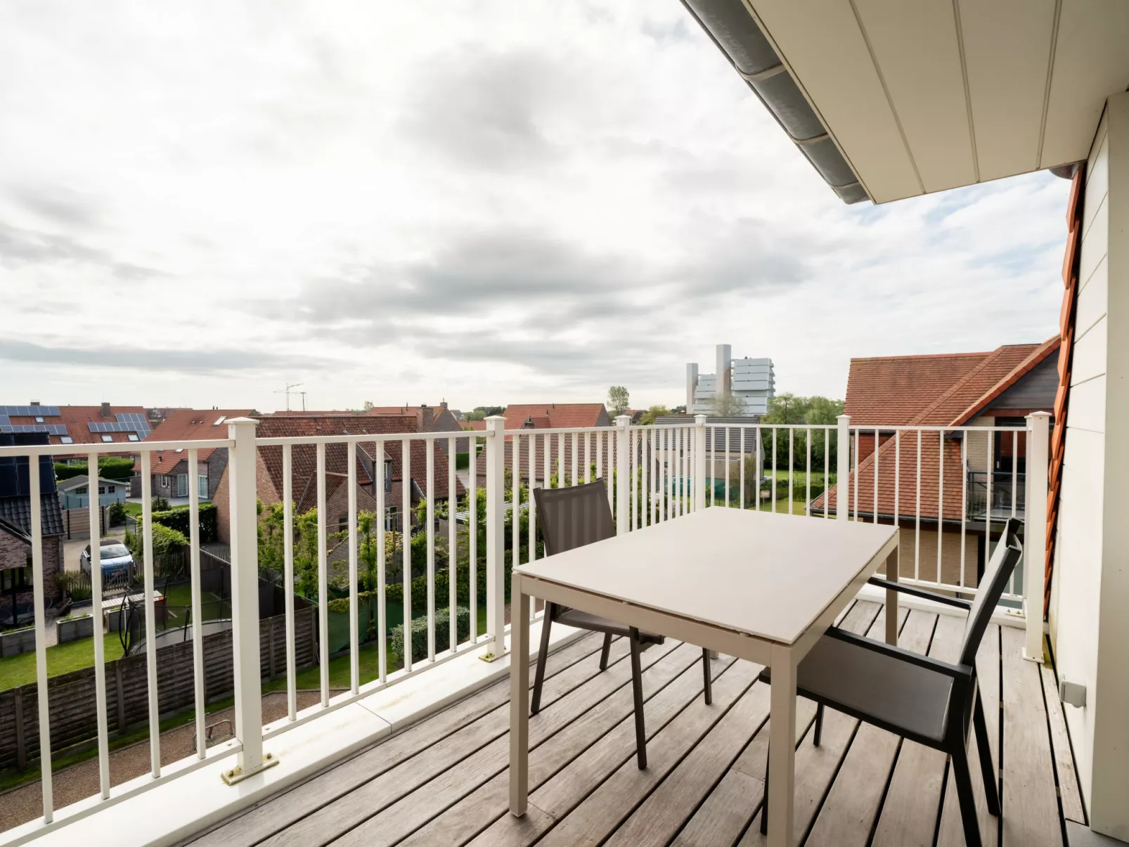 Cosy - bright top floor appartment-Outside