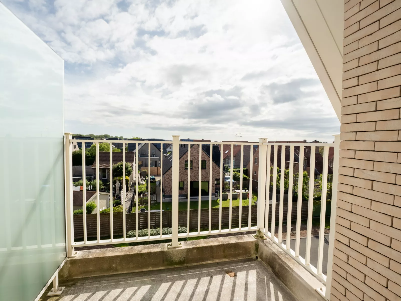 Cosy - bright top floor appartment-Outside