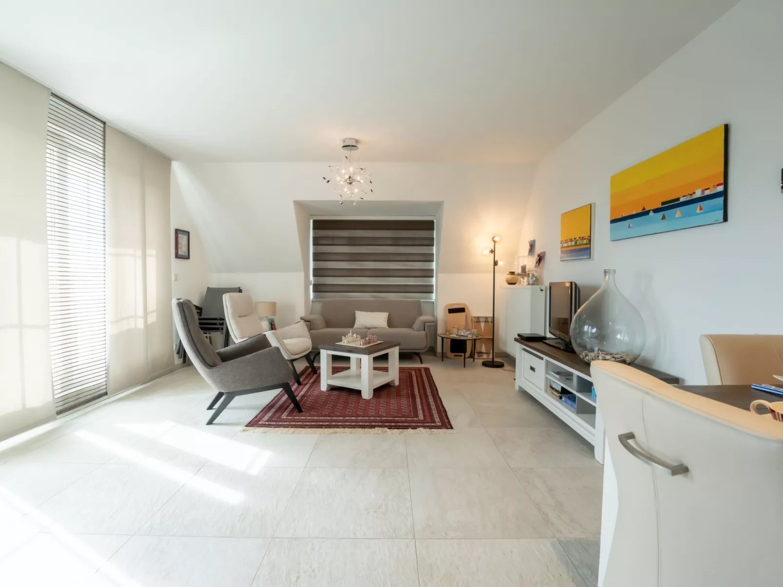 Cosy - bright top floor appartment-Inside