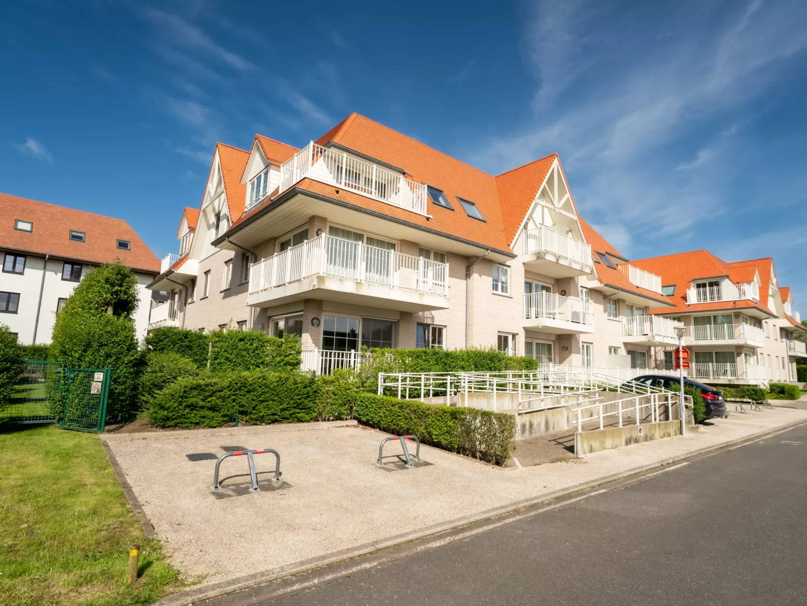 Cosy - bright top floor appartment-Outside
