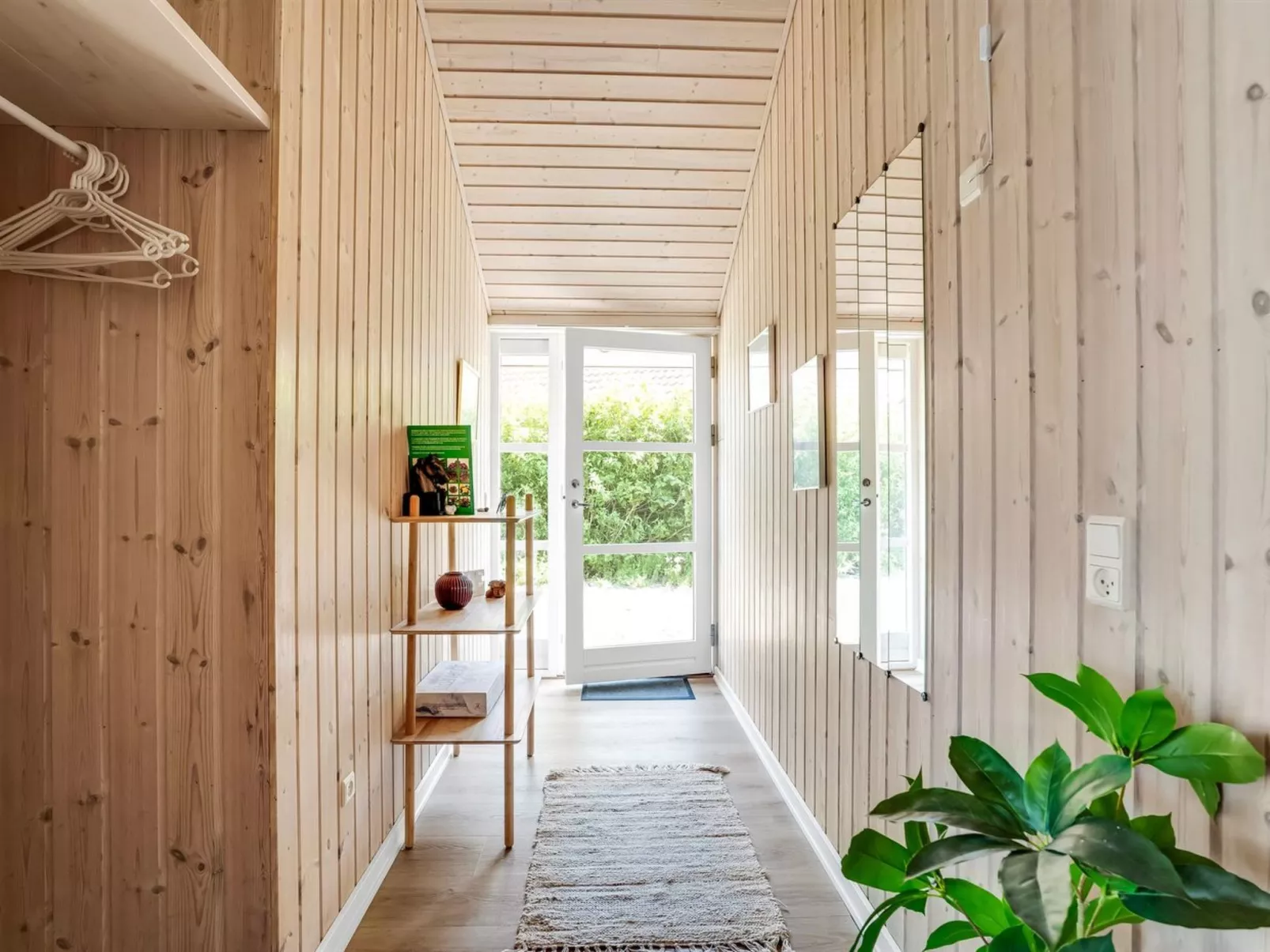 "Yalene" - 1.2km from the sea-Inside